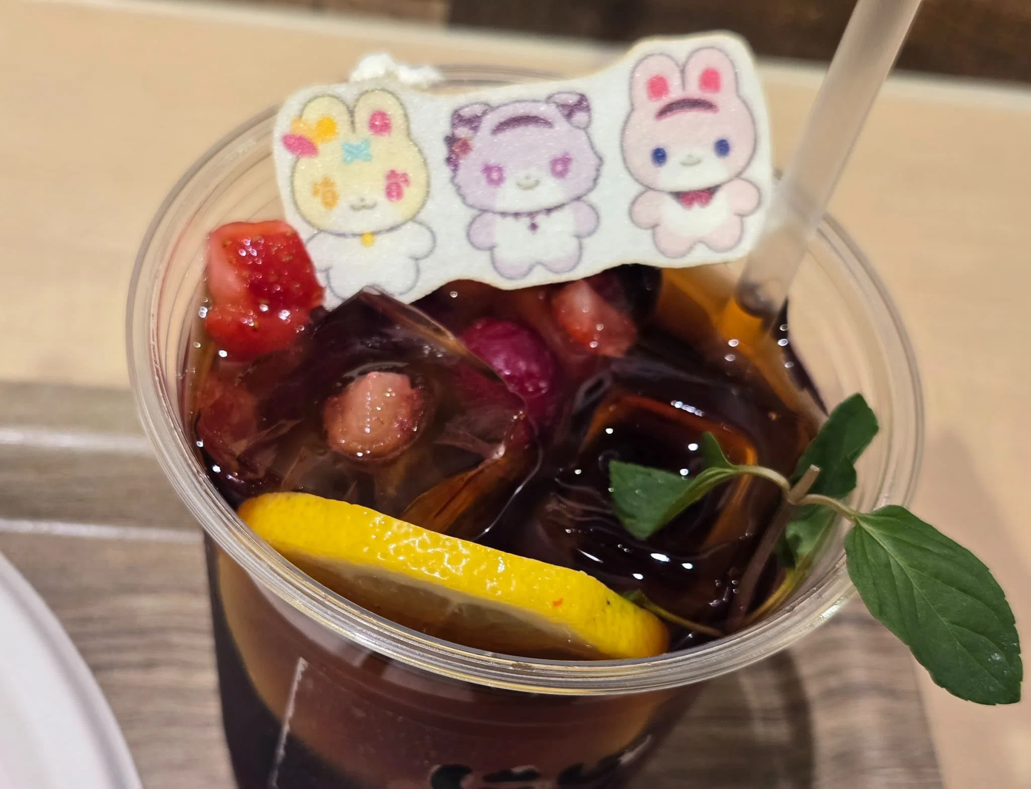にじたうん コラボカフェに行った話｜窓枠