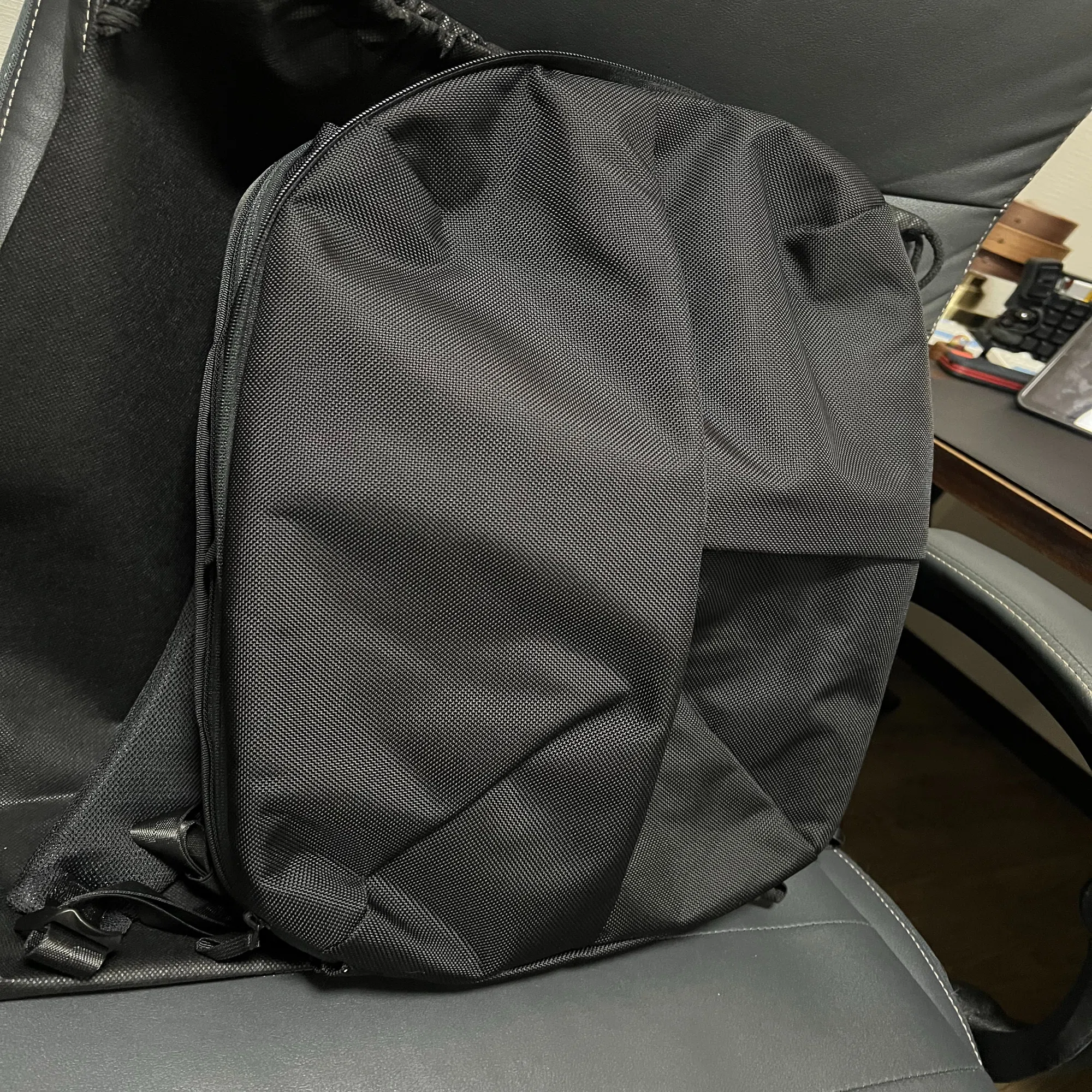 NOMANZ_GEAR】DIRACバックパックをスリング化したら意外とイケる?件｜kazy