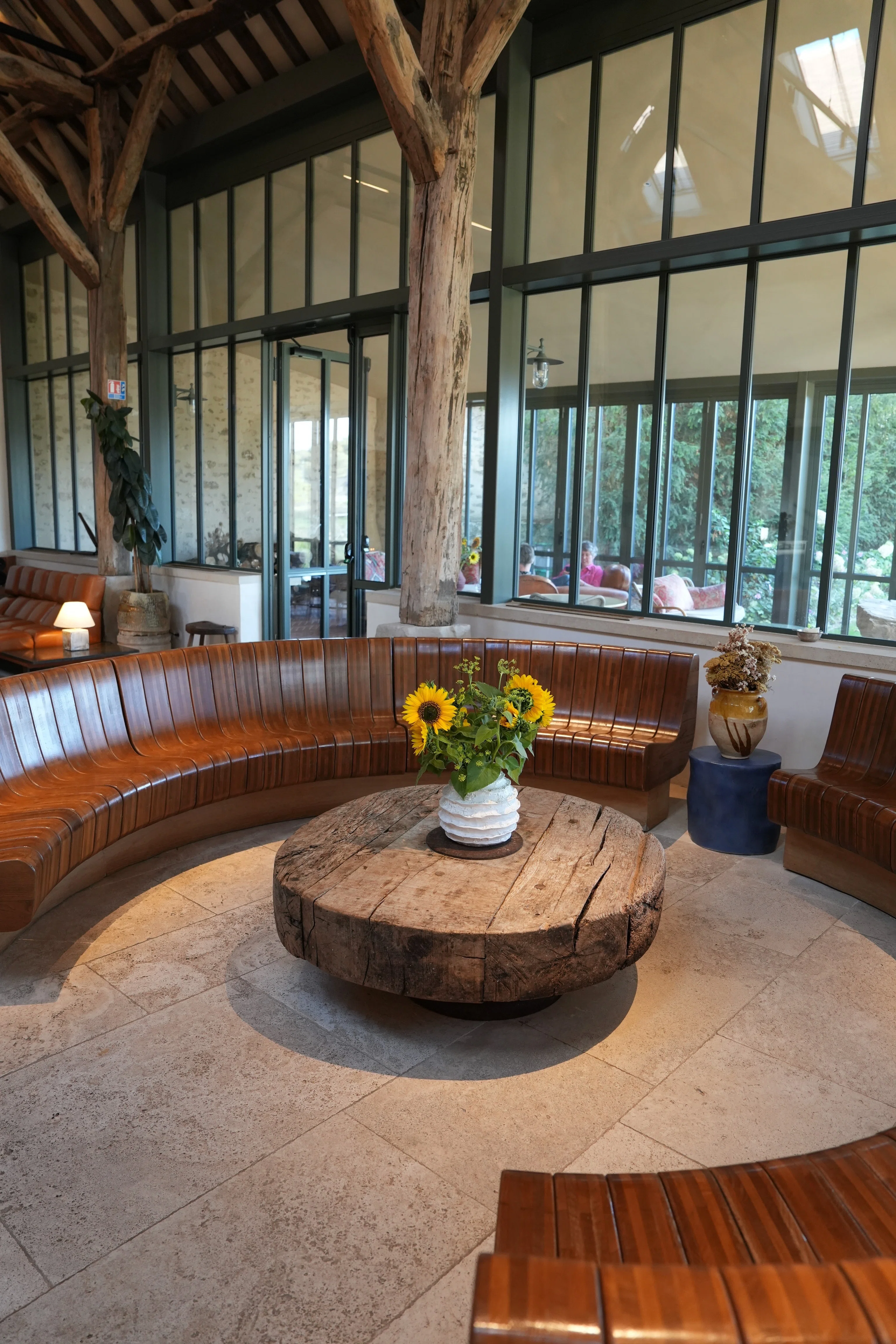 Hotel Log ⑫ Le Doyenné] An Auberge that is a 