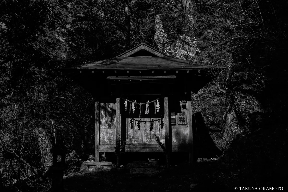 工石神社