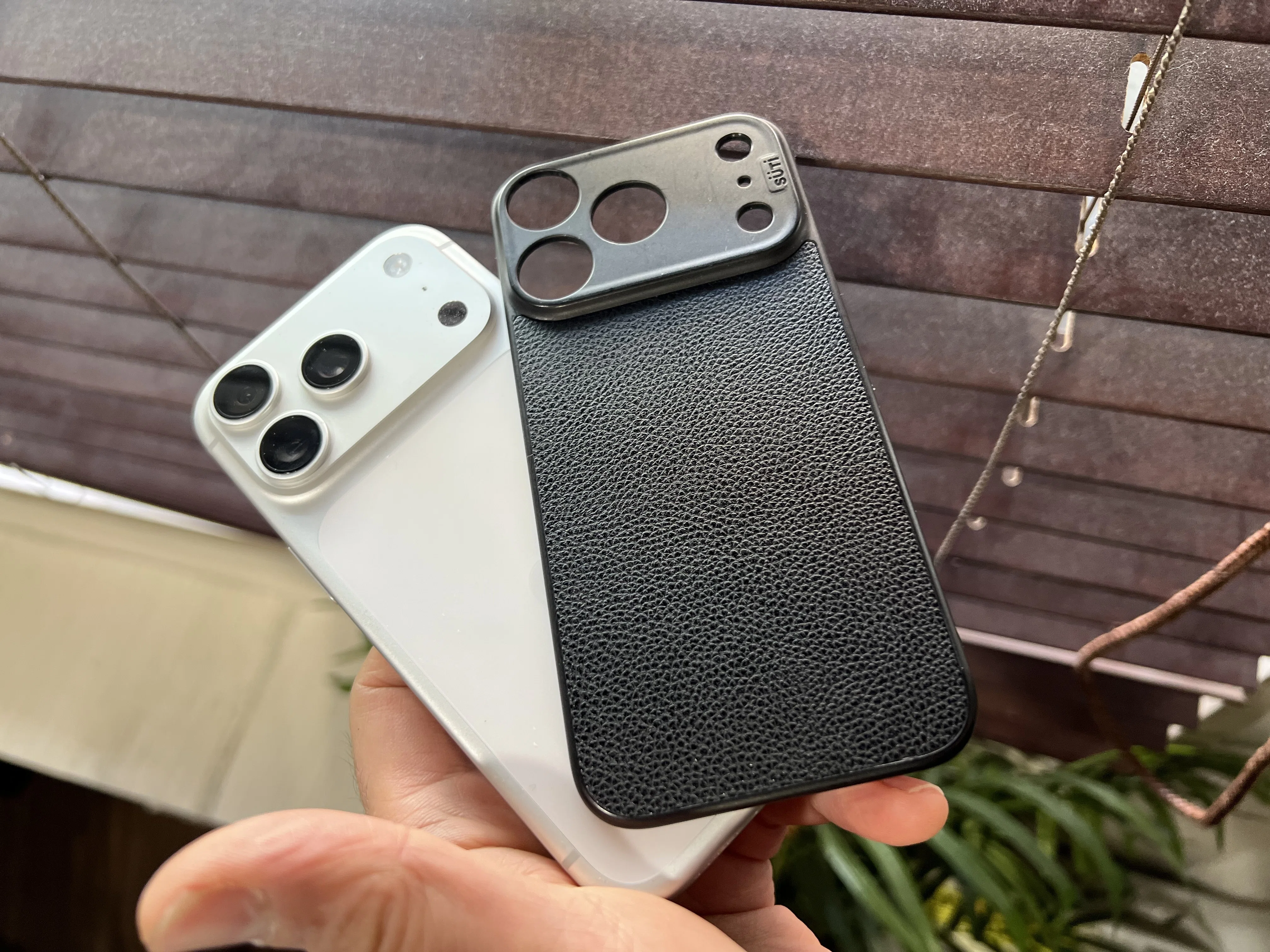 iPhone 17 Pro を裸で使い続けたい Apple 信者の最終結論｜ものすけさん