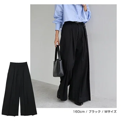 40代向け春服コーデに合う黒のチノワイドパンツ 着用イメージ