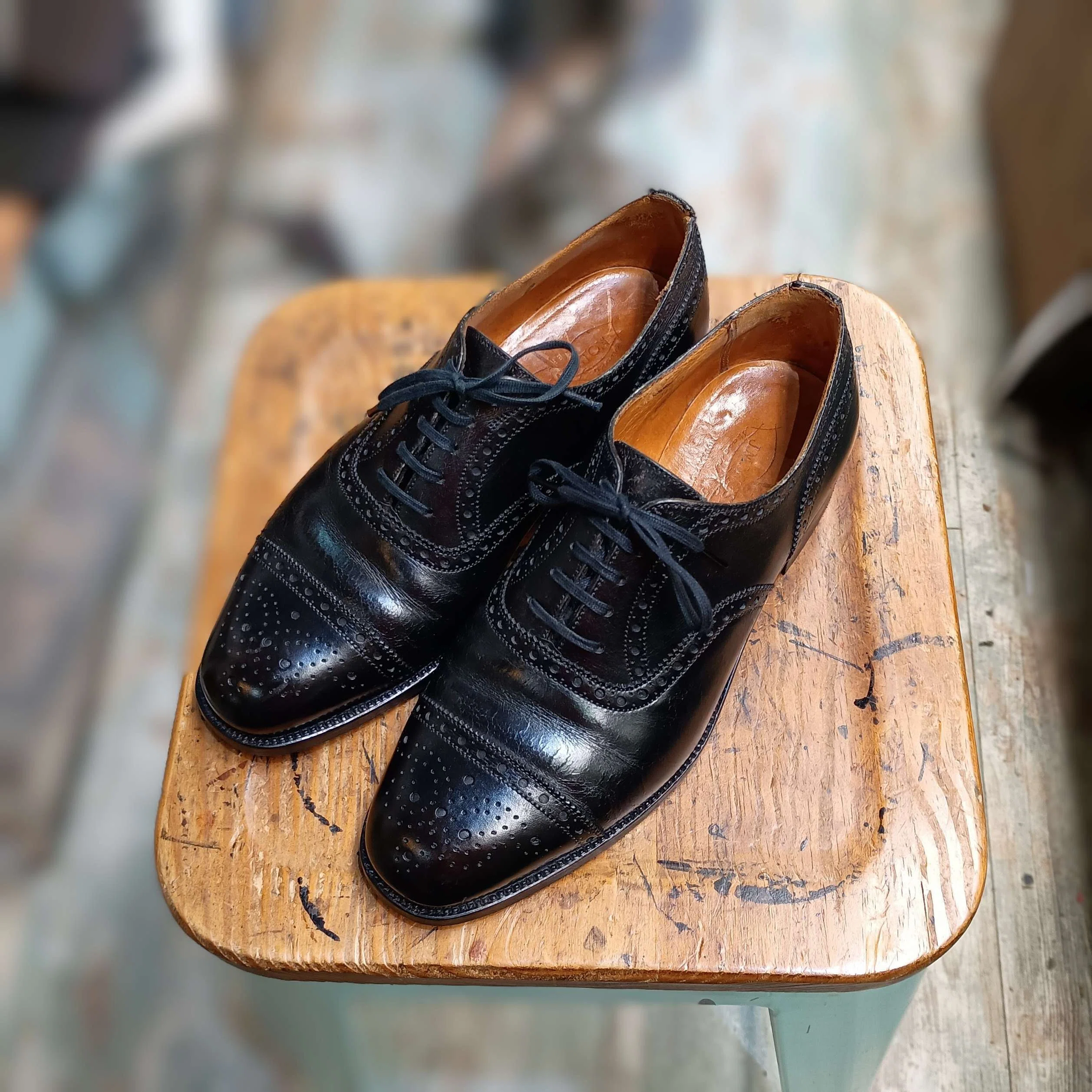 ハーフラバーとトップリフト交換】J.M.Westonのソールリペア｜CREA