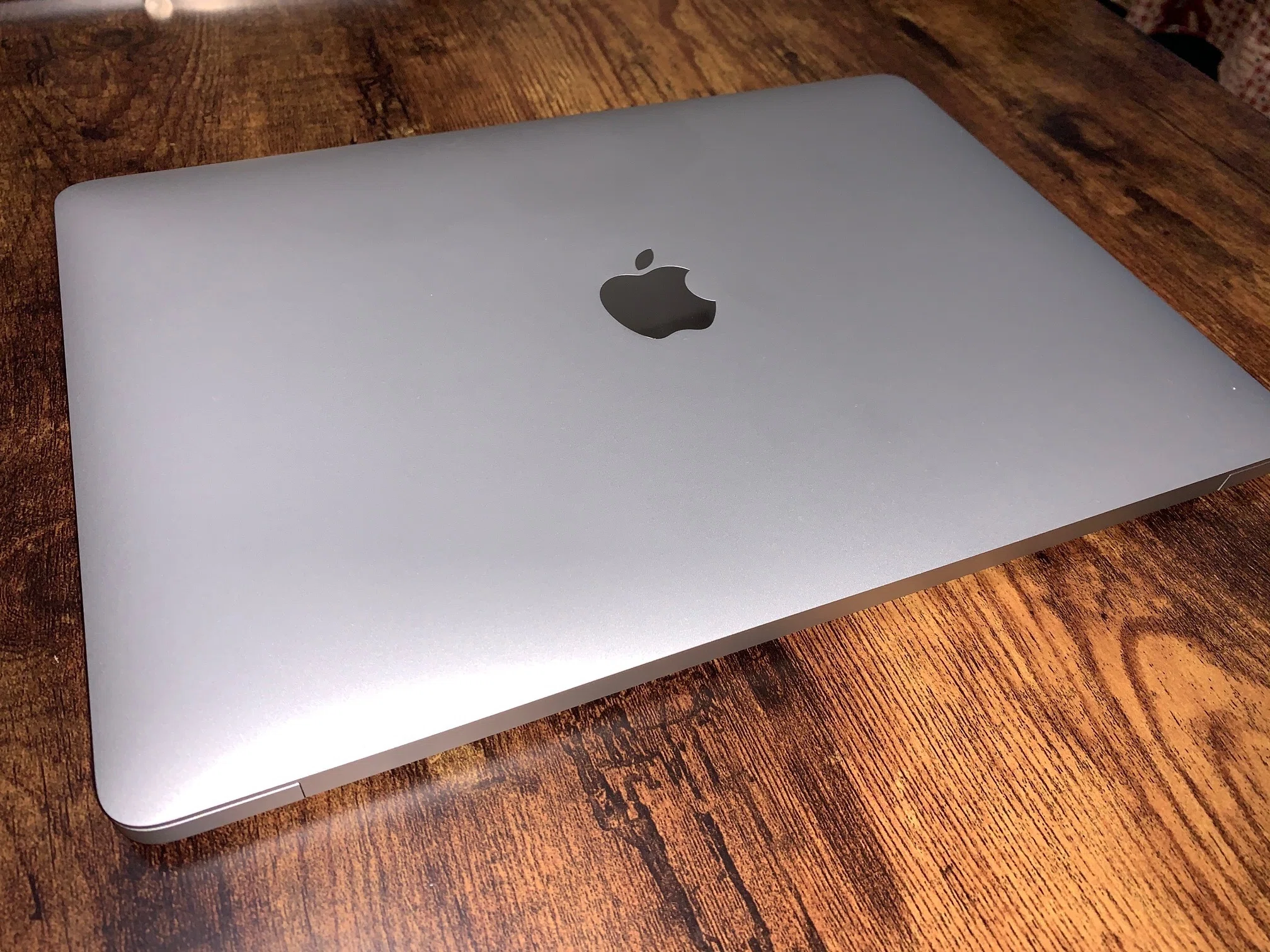 レビュー】Macbook Air M1は化け物級の寿命でいつまでも使えるのか