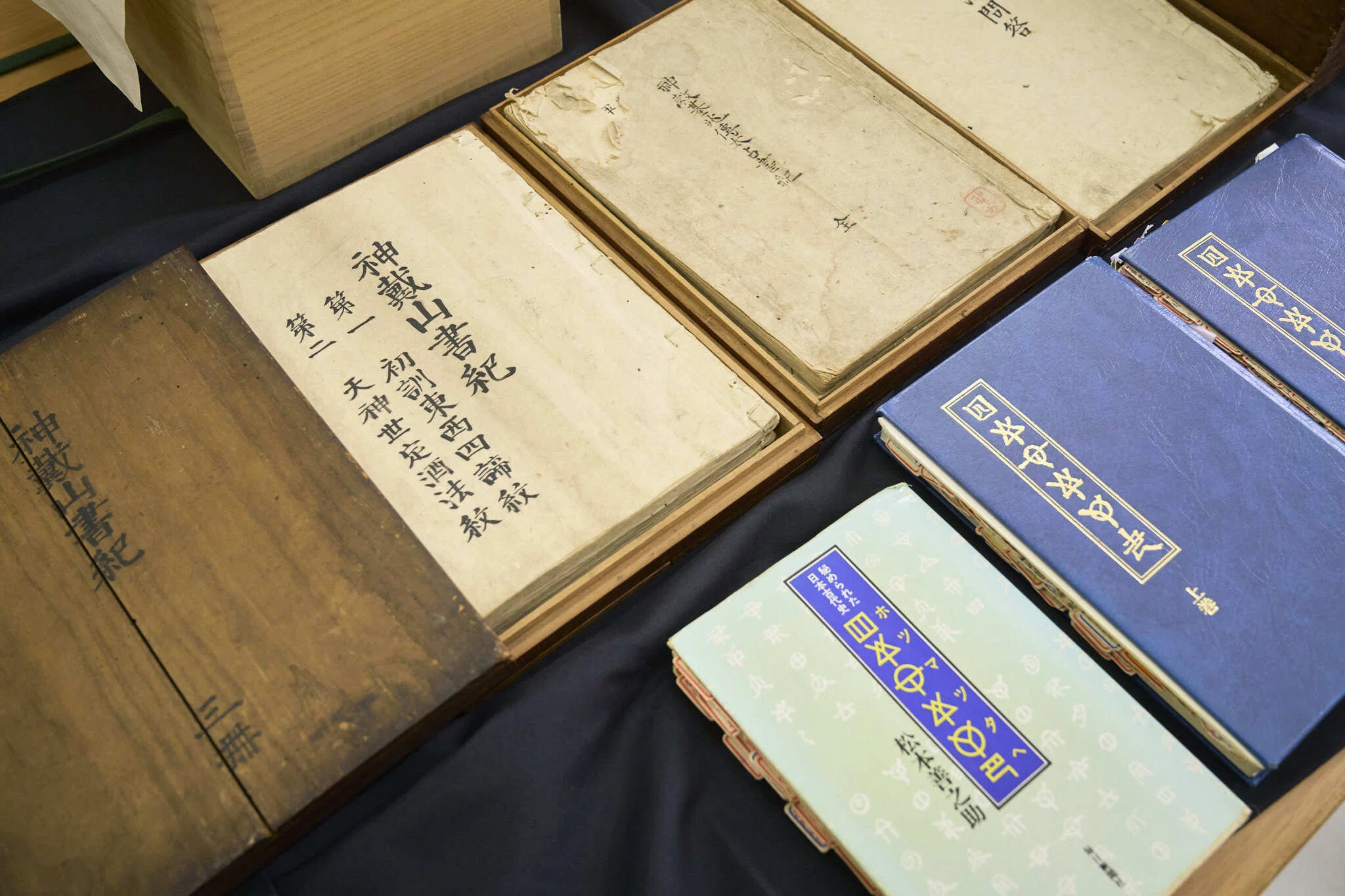 謎の古文書『ホツマツタヱ』とは？琵琶湖のほとりで見つかった1万年の