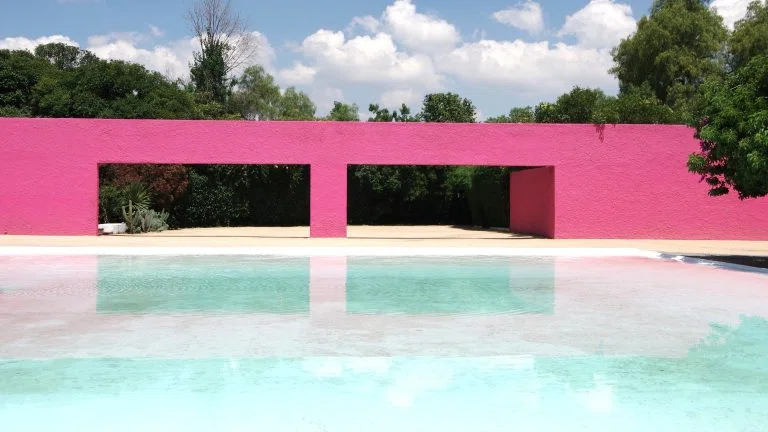 ルイス・バラガン 静かなる革命　シュリンク付き　新品　LUIS　BARRAGAN A Journey to Visit the Master of Mexican Architecture, Luis