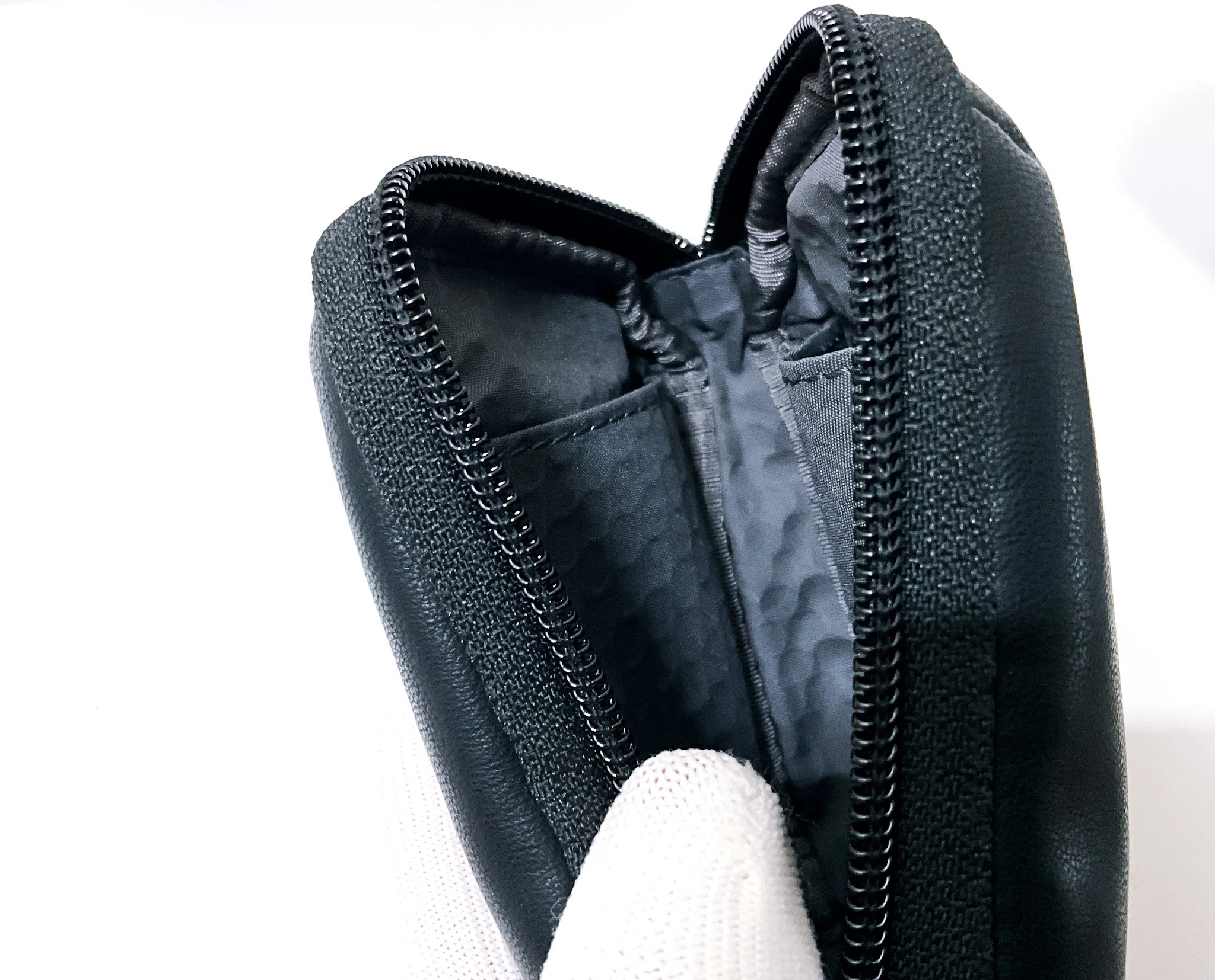 TUMI】「モジュラー・アクセサリー・ポーチ レザーver.」を開封【過ぎ
