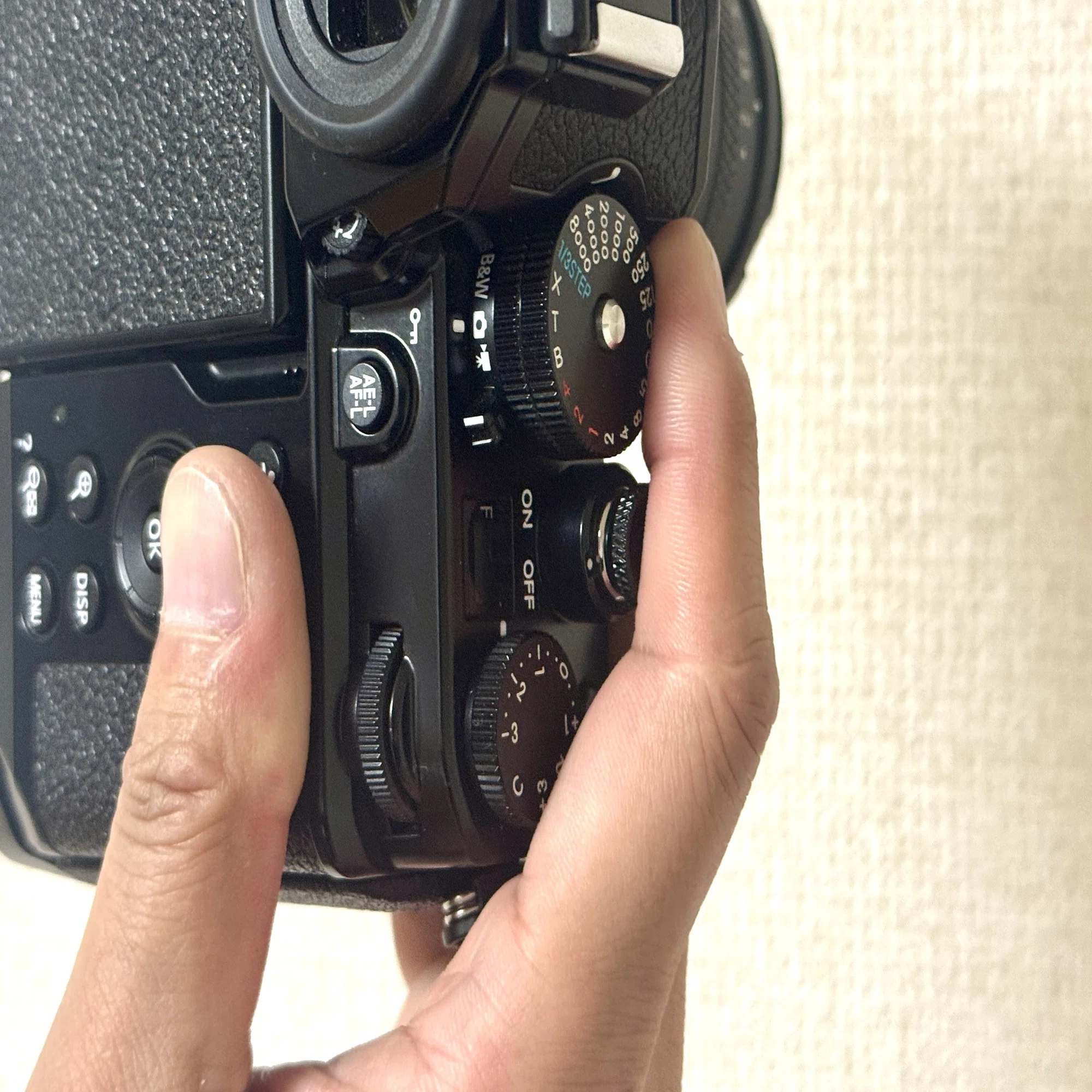Nikon Zfを完全体にする、最強の小物・アクセサリー3選｜Andy｜Leica 