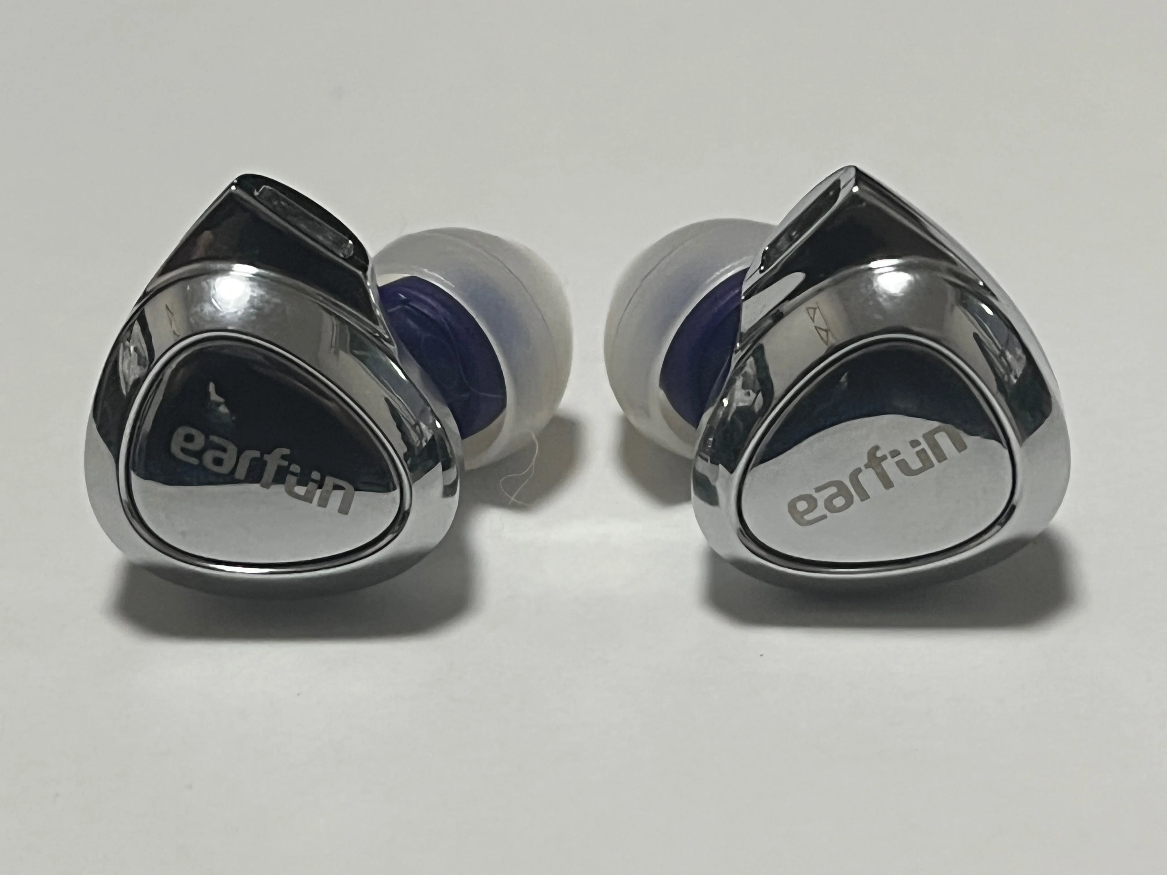 レビュー】earfun EH100【低音狂】｜八ツ舌(8-BERO)