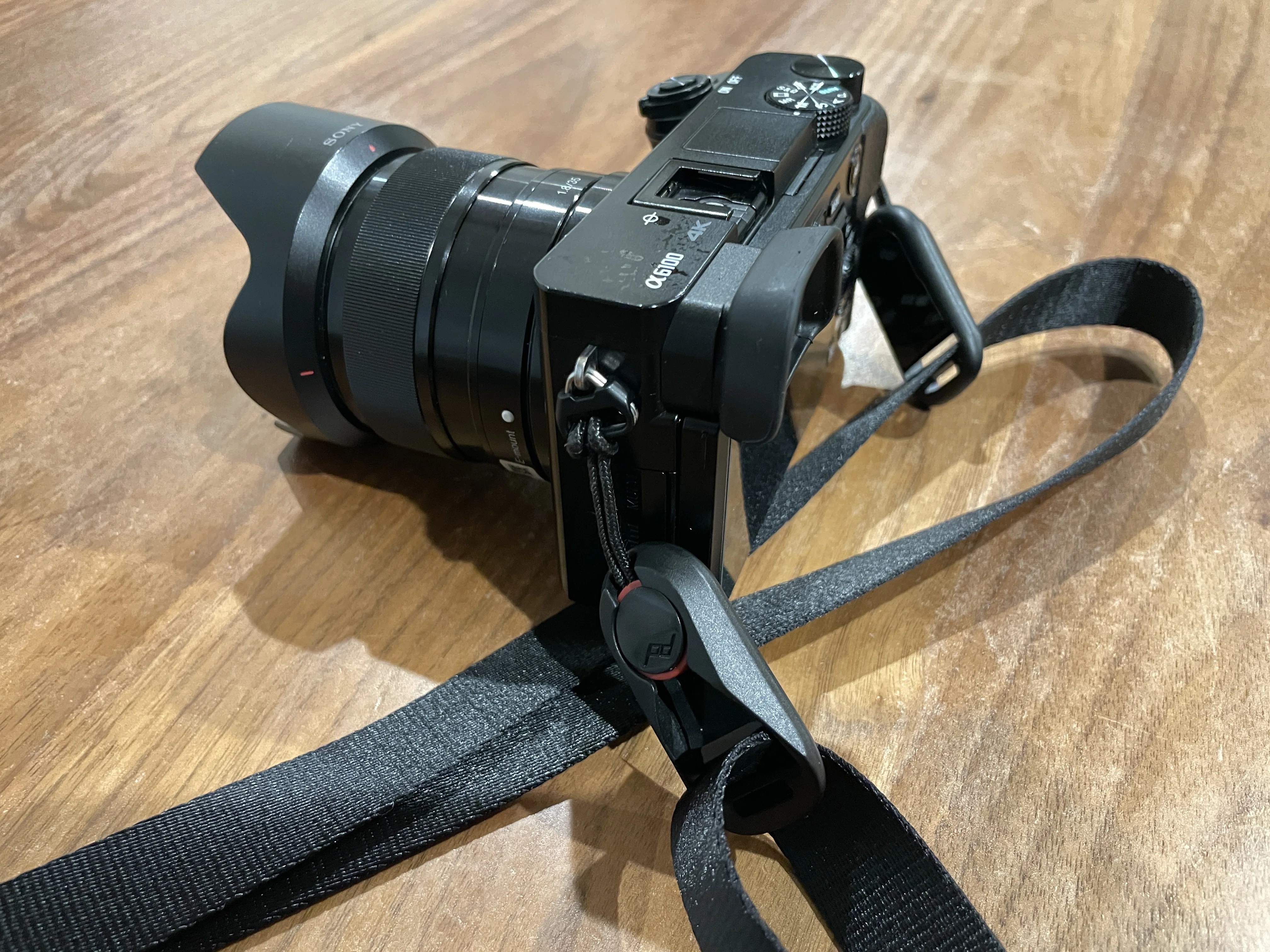 カメラ初心者が最初に買ってよかったアクセサリー4つ【α6100ユーザーの