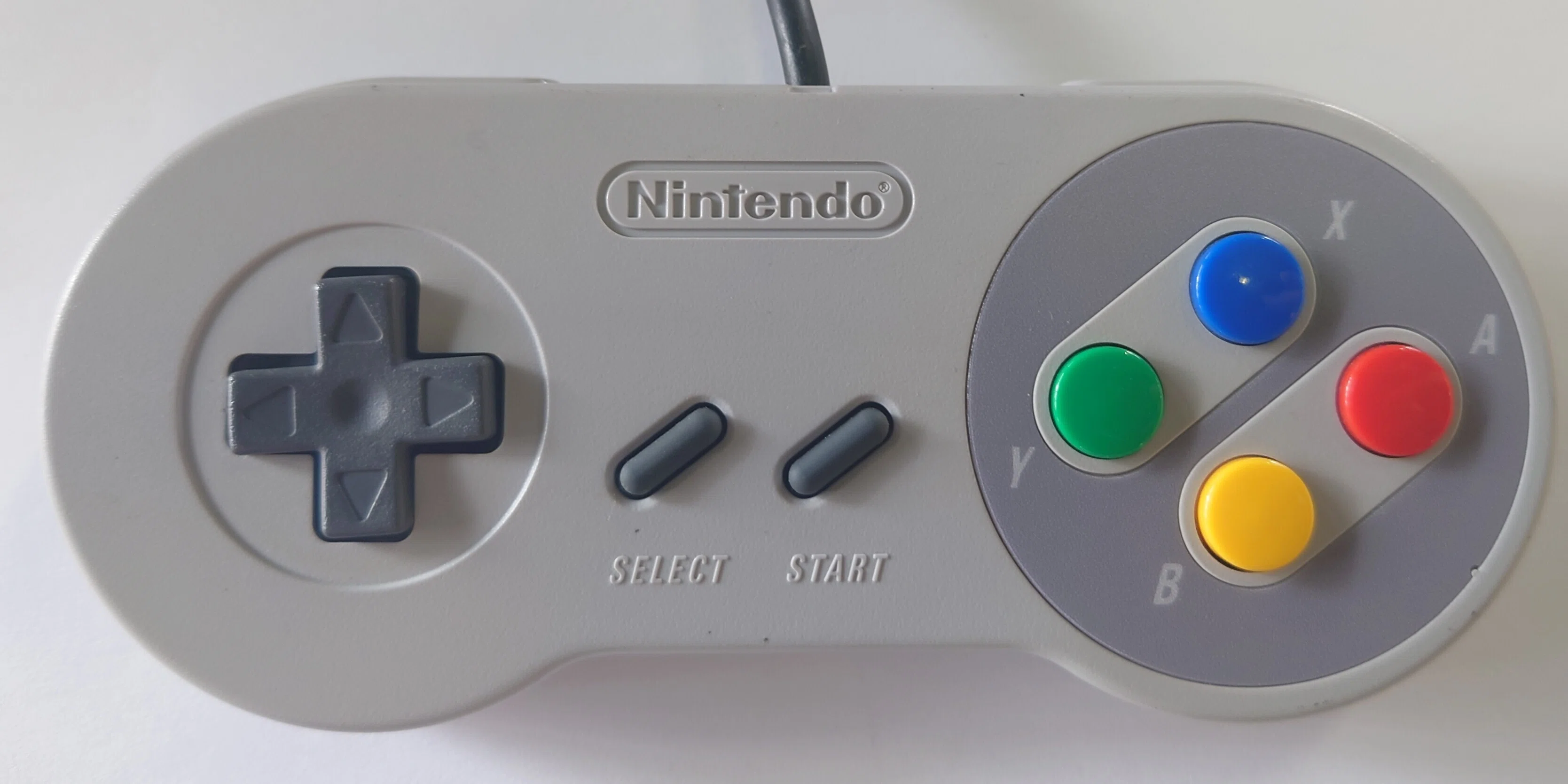 知らないと気づかないスーパーファミコンコントローラーの違い|初期型 知らないと気づかないスーパーファミコンコントローラーの違い|初期型