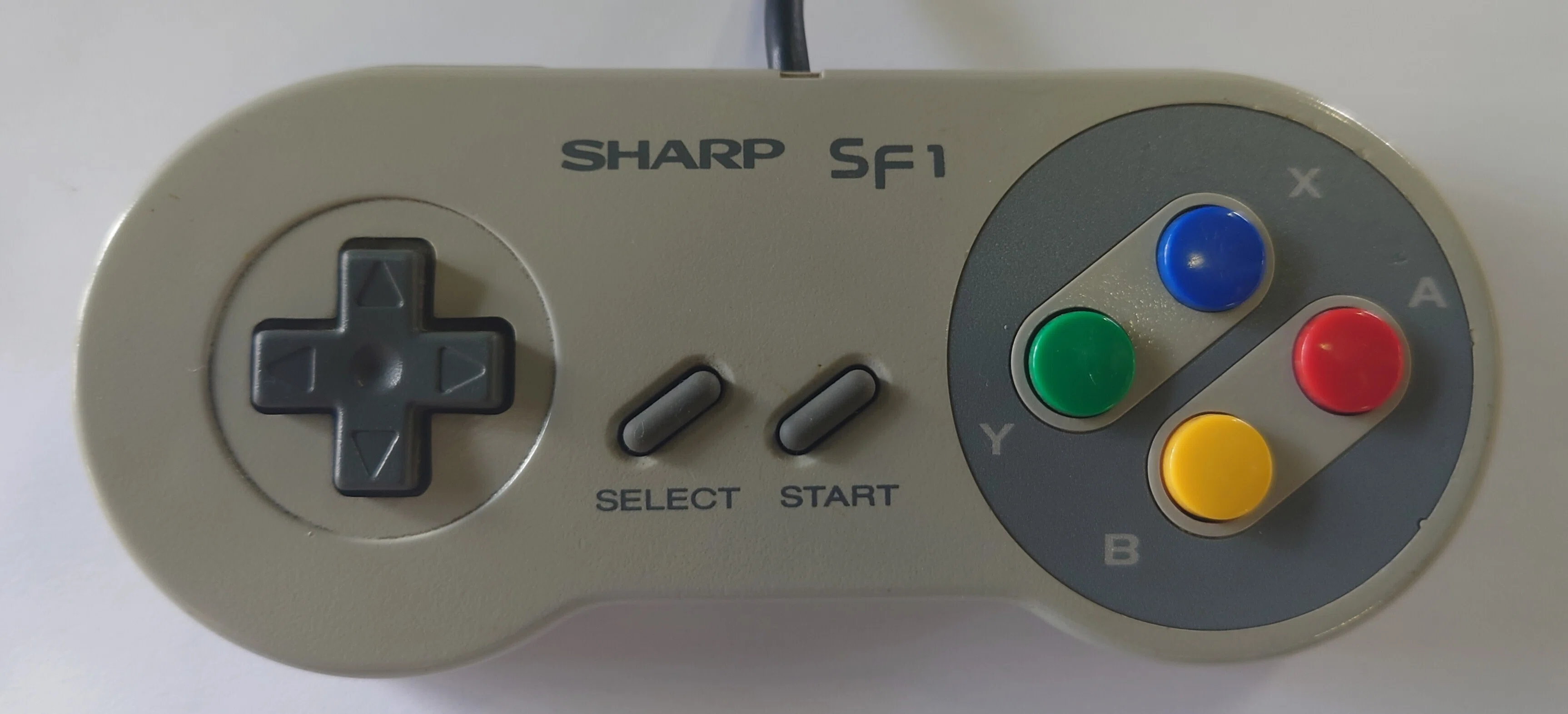 知らないと気づかないスーパーファミコンコントローラーの違い｜初期型