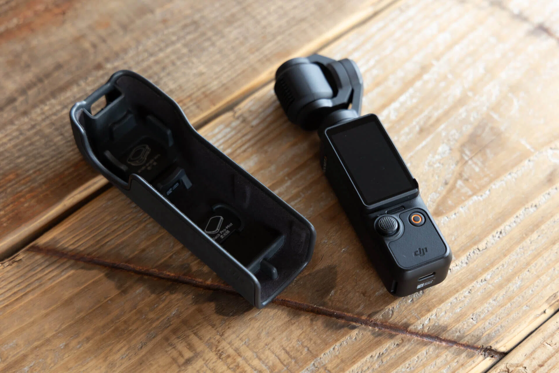 DJI Osmo Pocket3を置いて撮る。Ulanziの拡張ベース&ミニ三脚がとても
