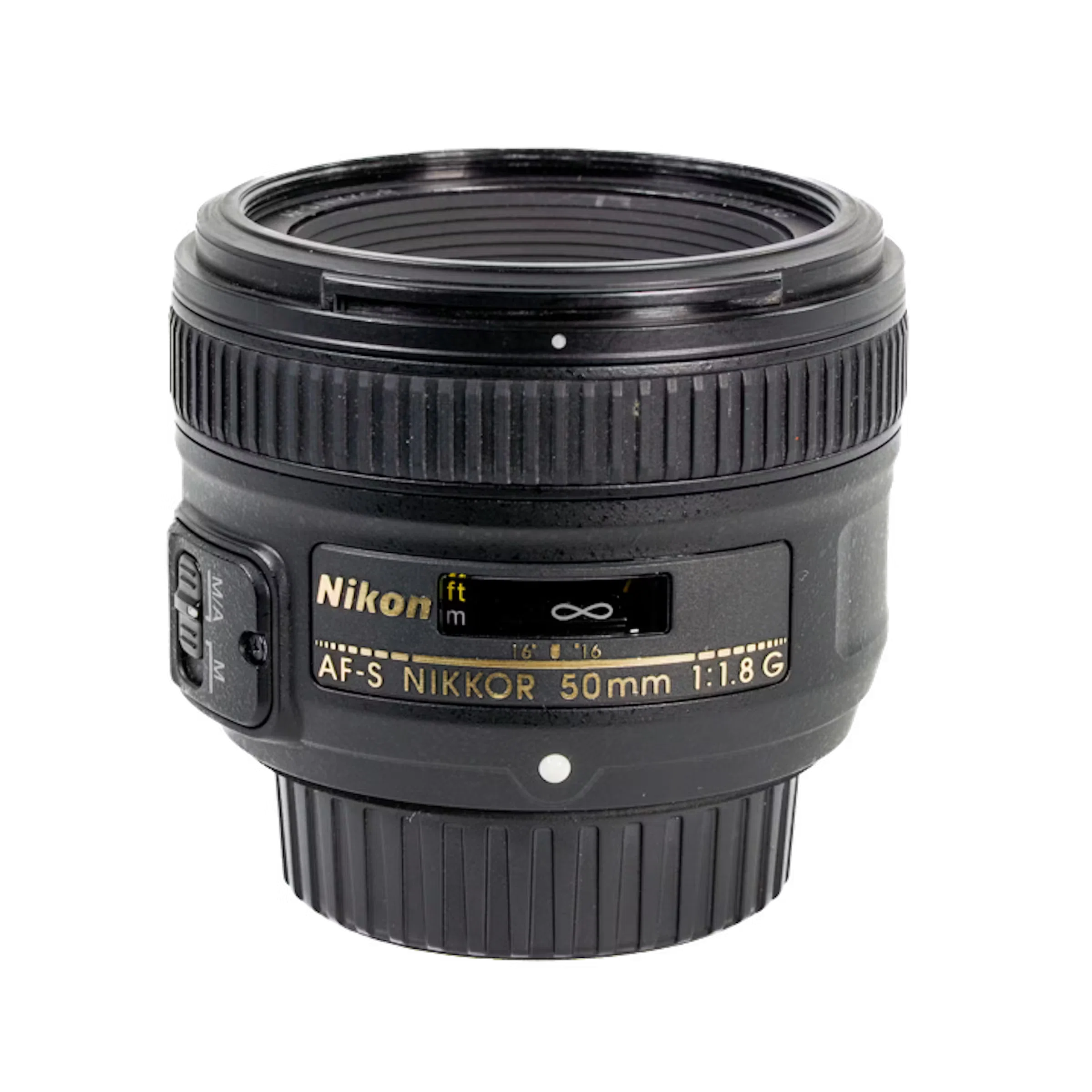 人気の『D5300』＆ 神レンズ 『AF-S35mm単焦点レンズ』 セット Nikon D5300の神レンズ！最初の1本と、シーンごとのおすすめ｜GOOPASS