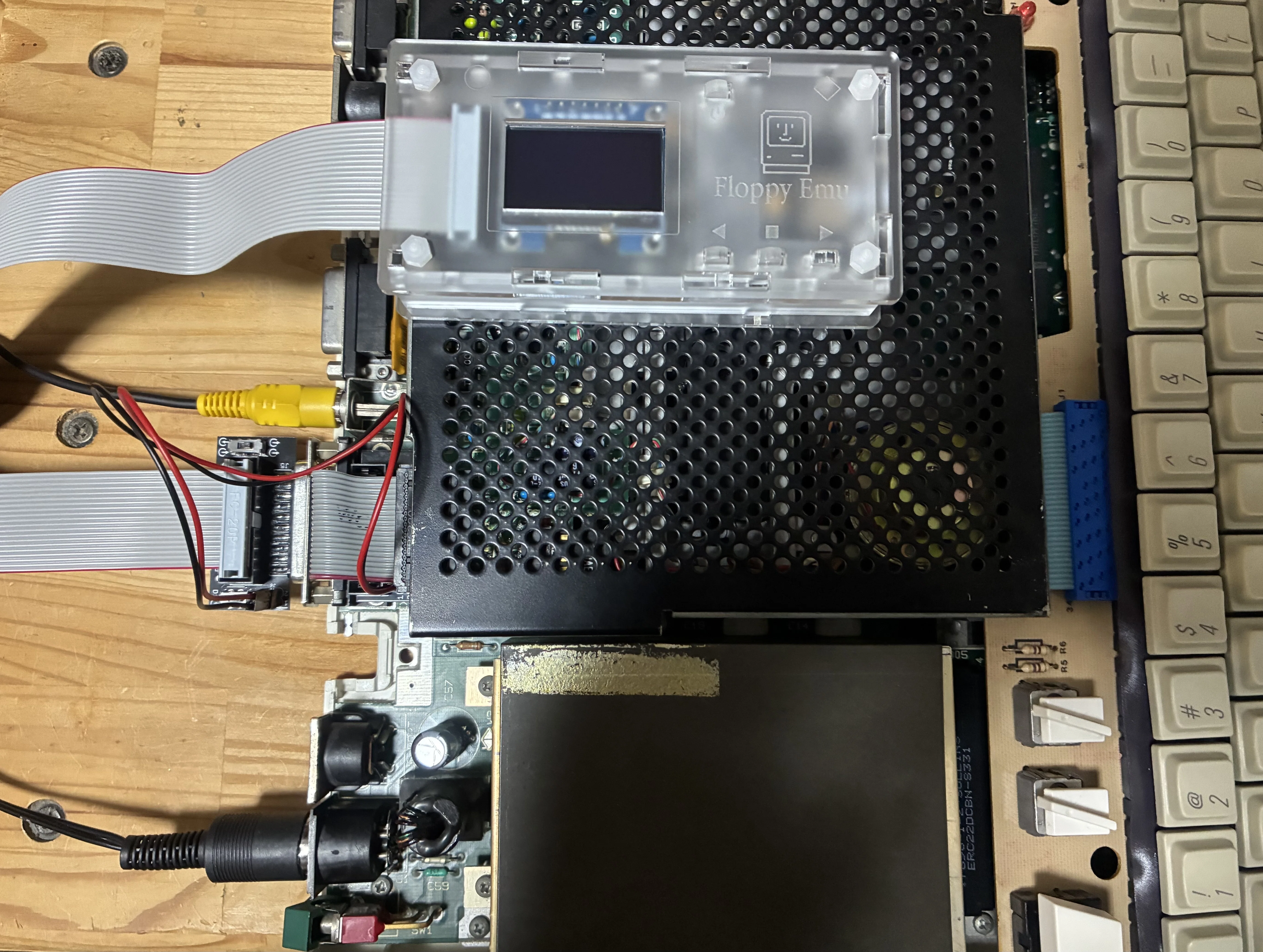 Apple IIc 本体＋フロッピーエミュレータ＋純正バッグ 動作未確認 Apple IIcを現代仕様に改造！｜Tookato