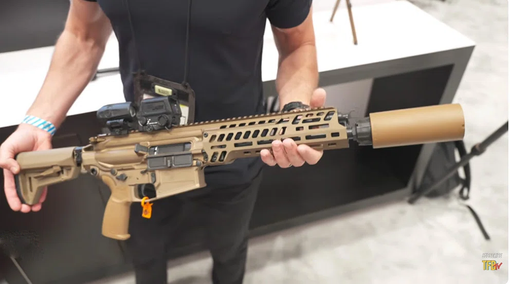 米軍新型「M8」公開！11インチで800mを抜く“化け物”ライフル。M7から1