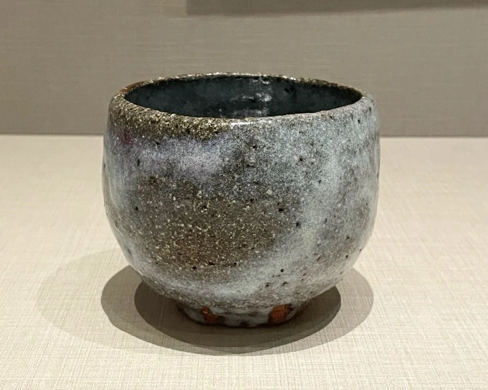 陶芸作品 展覧会レポート】 NIGO®と半泥子 ／ZENBI｜美術館とお寺と猫