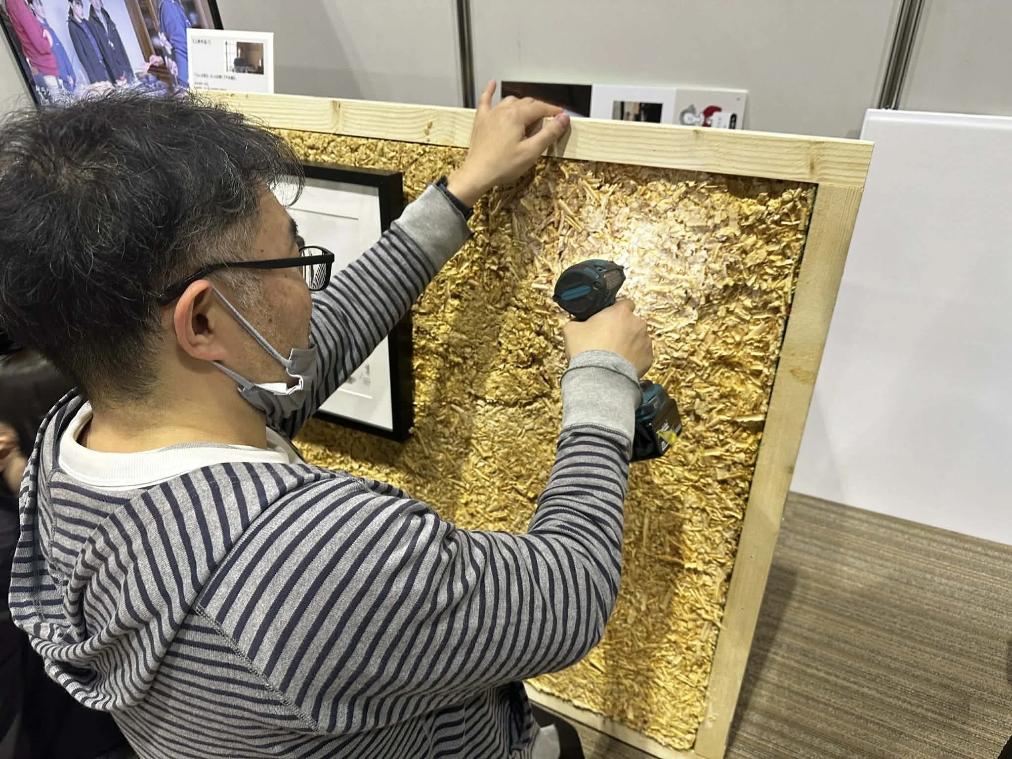 工務店の廃材でつくる、暮らしと命を守る「多目的・木製断熱材