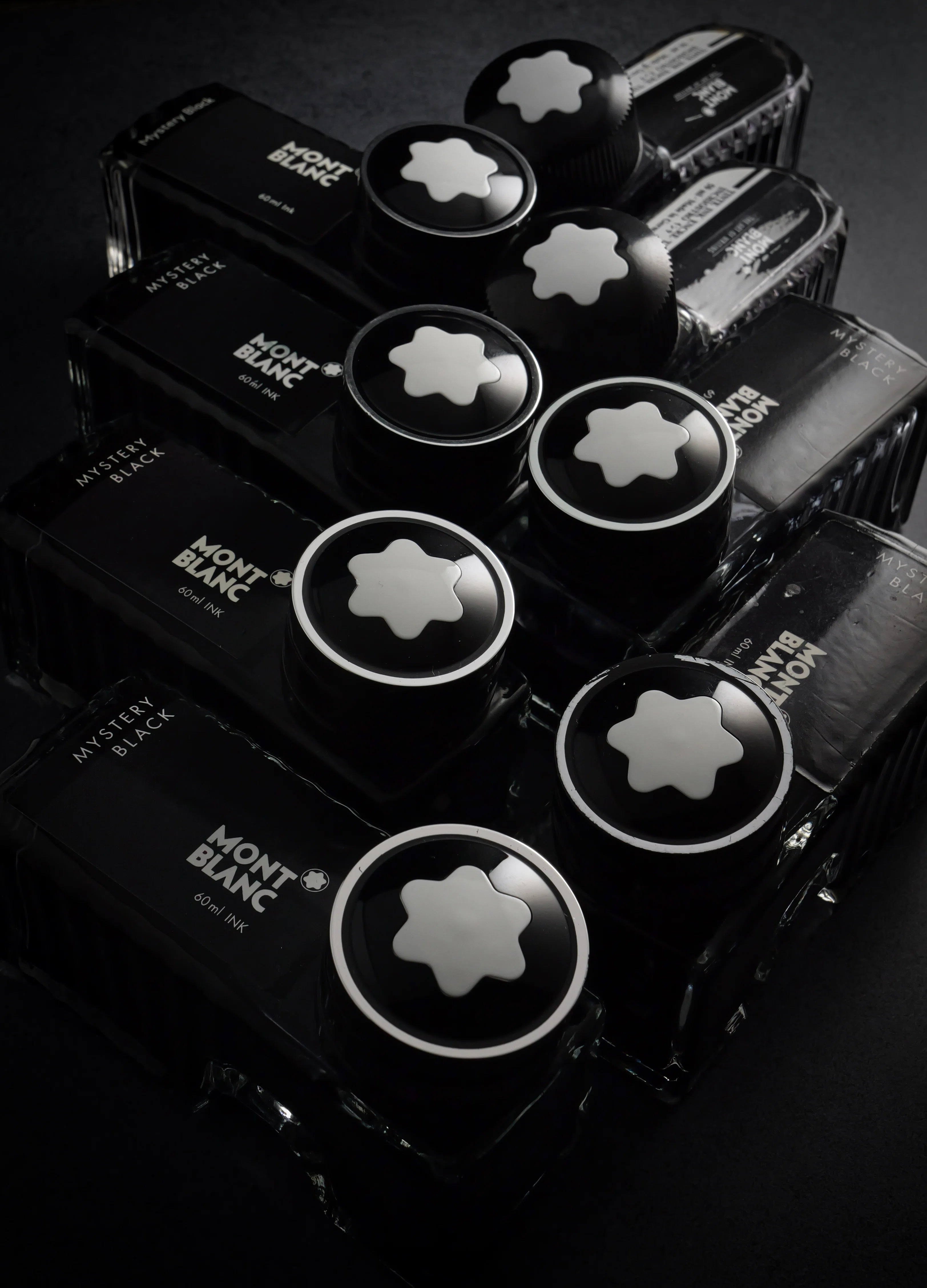 MONT BLANC 万年筆とMystery Blackインク 黒の先入観と書き味の実像：Montblanc Mystery Black｜Hideo Takehara