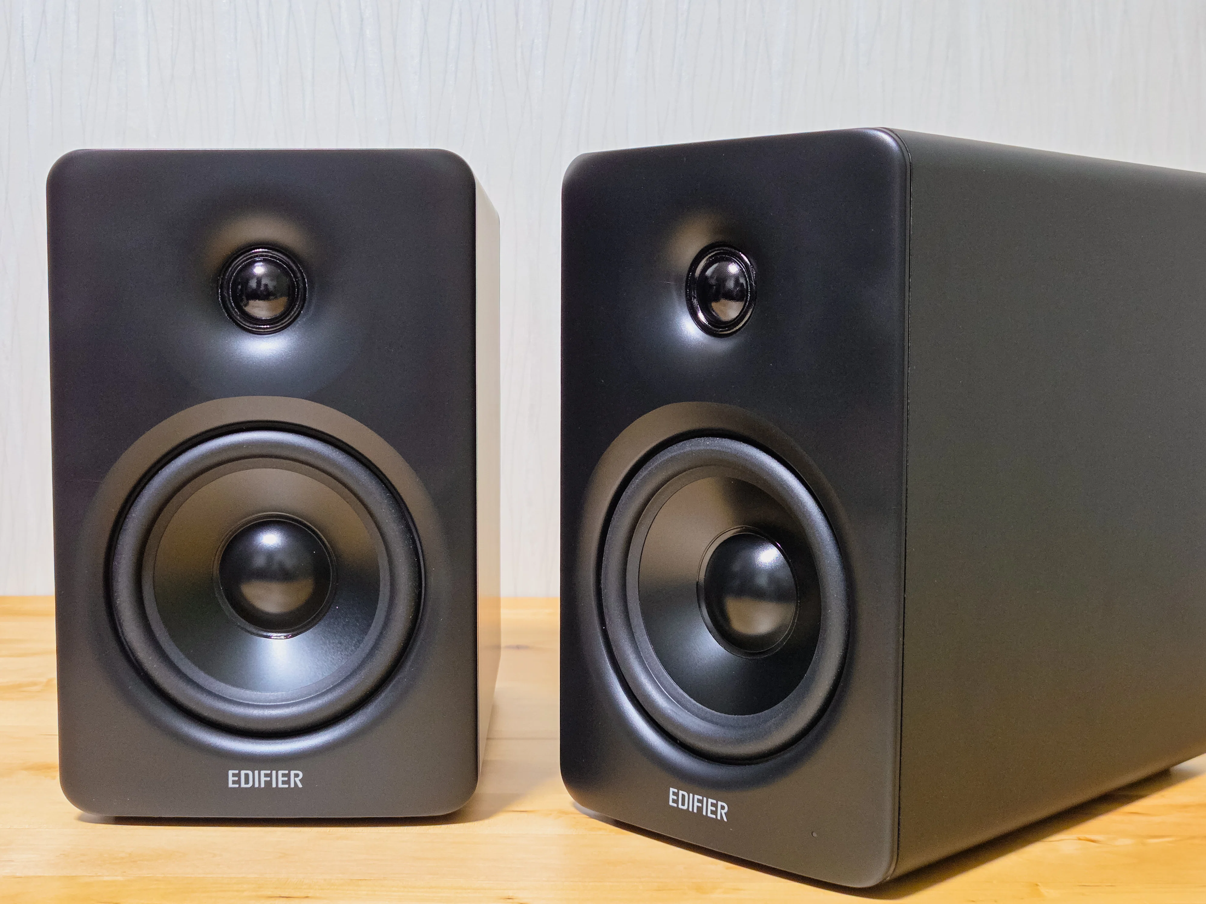 EDIFIER M90レビュー】低音まかせにしない、最高の音体験ができる