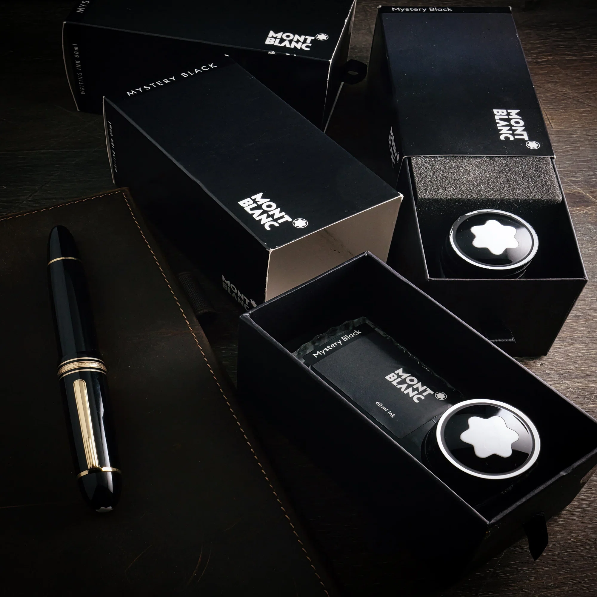 黒の先入観と書き味の実像：Montblanc Mystery Black｜Hideo Takehara