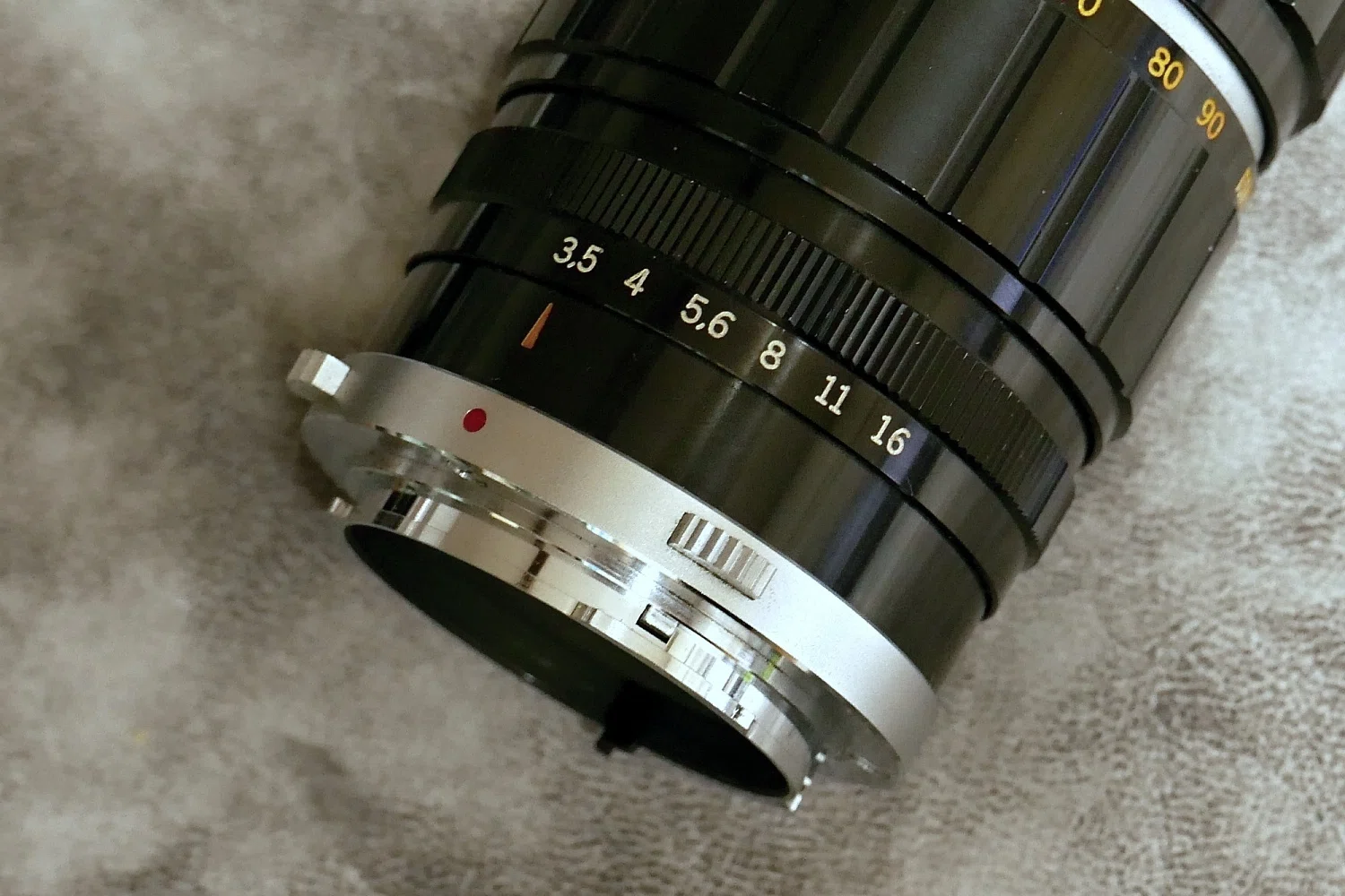 57．柔らかい写りのハーフ判一眼レフ用ズームレンズ OLYMPUS ZUIKO