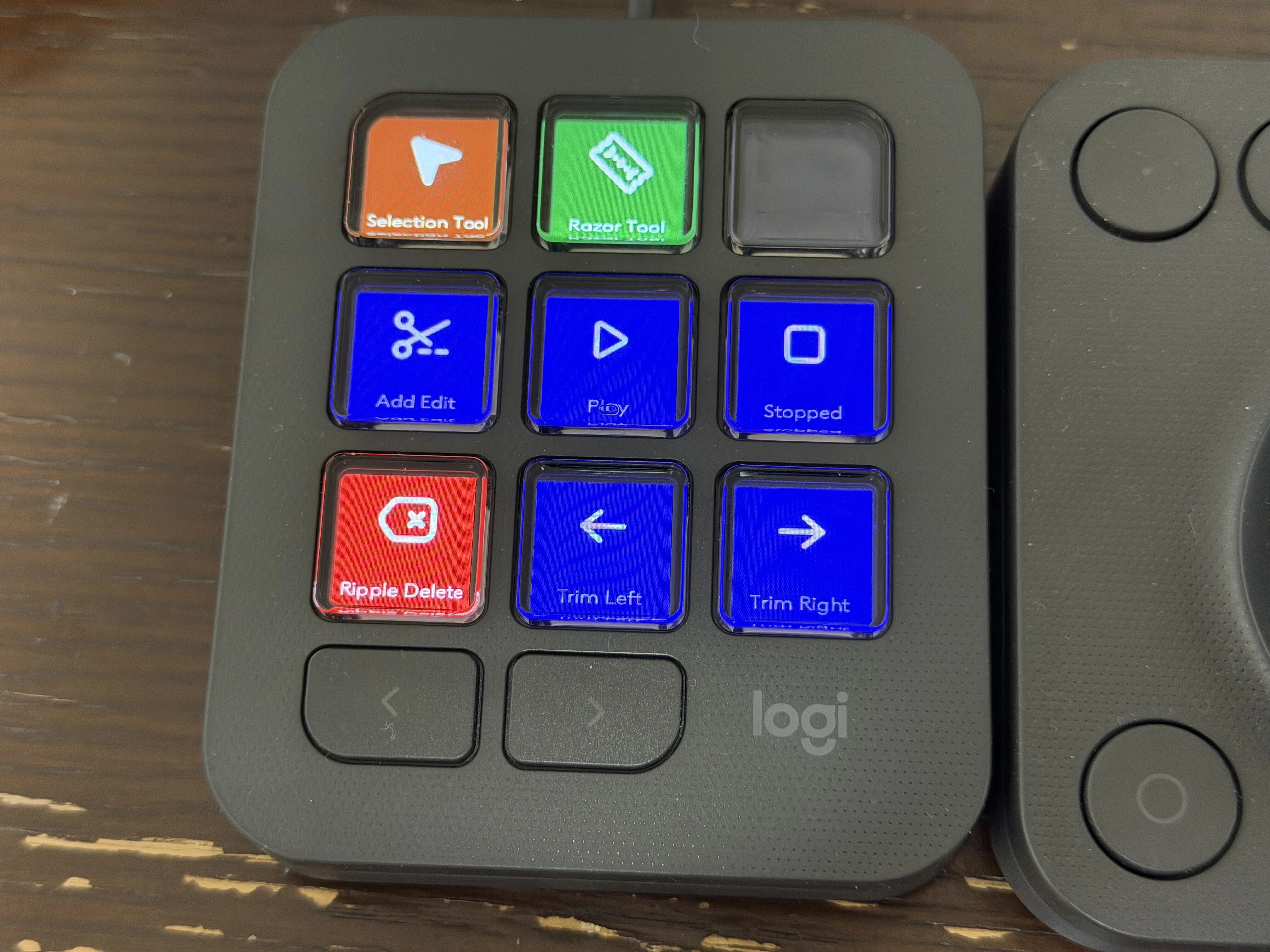 Logicool MX Creative Consoleを3ヶ月使ってみたレビュー｜Croquette