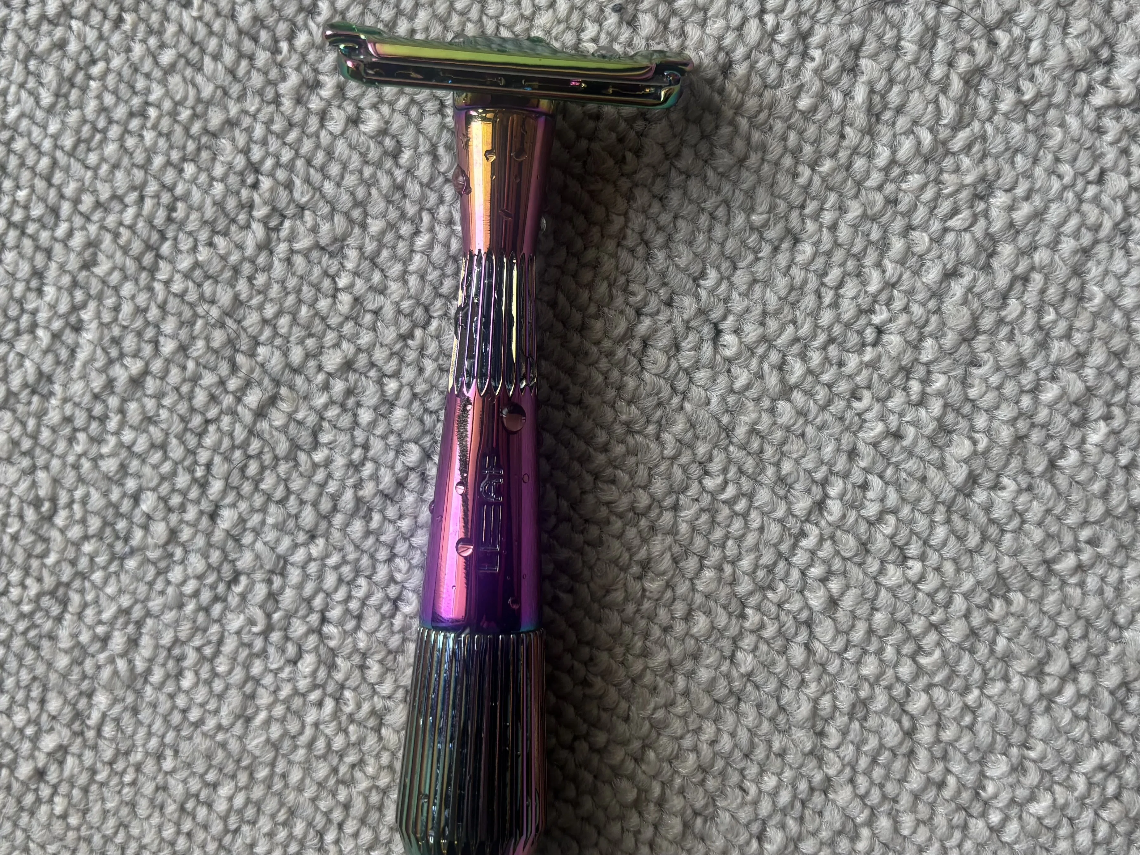 Leaf Shave｜見習い両刃信者
