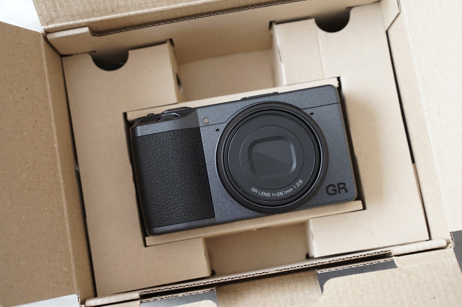 興奮と僥倖】奇跡的にRICOH GR IIIx Urban Editionを買うことができた