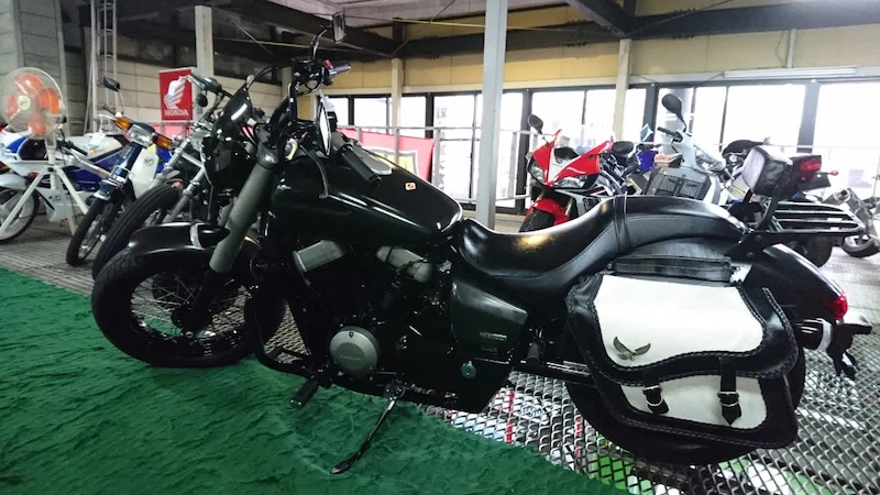 シャドウ750のシートをファントムに｜V-TWIN PUNX