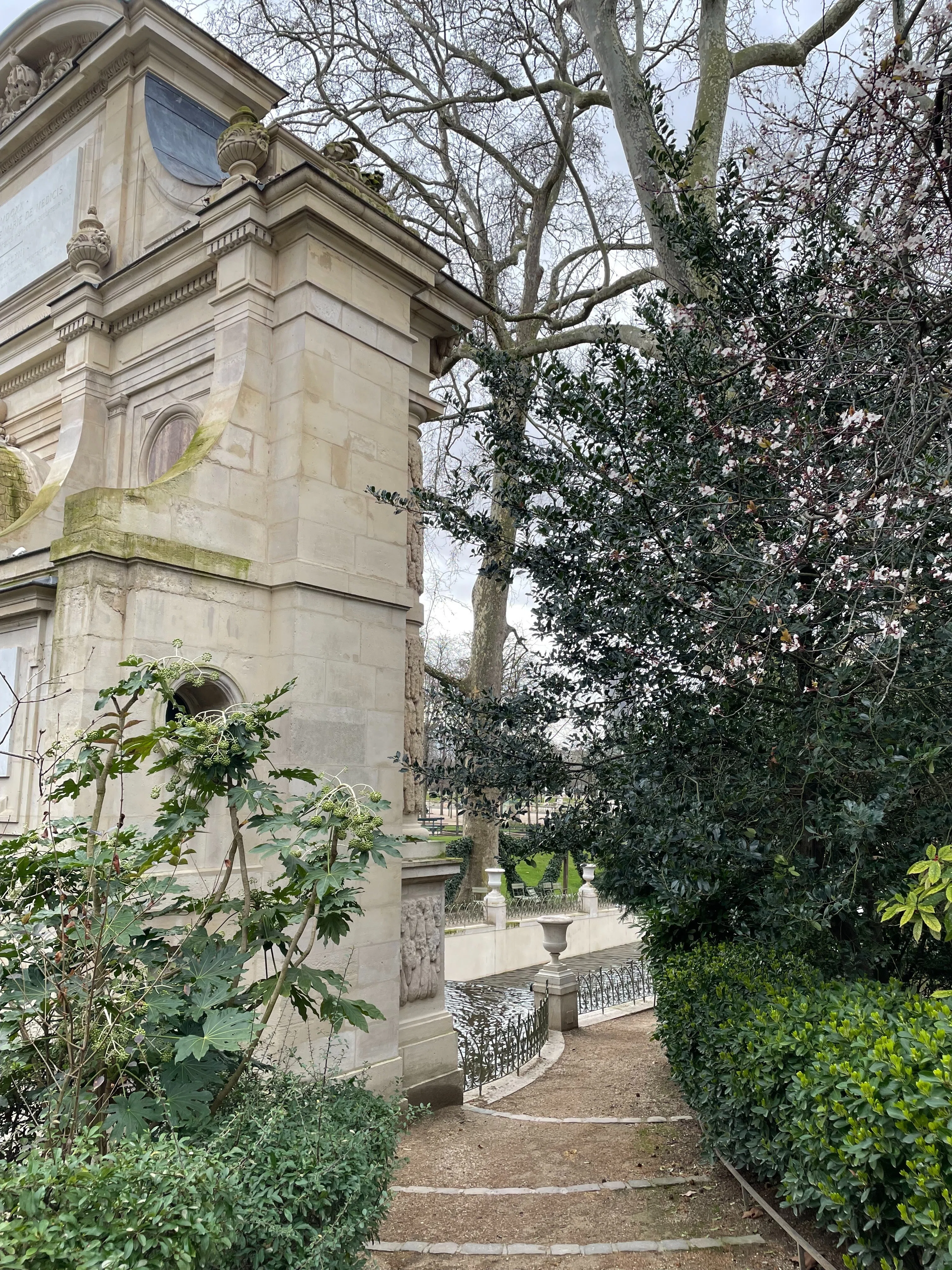 パリ寄り道日記vol.2～お気に入りの小道 in jardin du Luxembourg