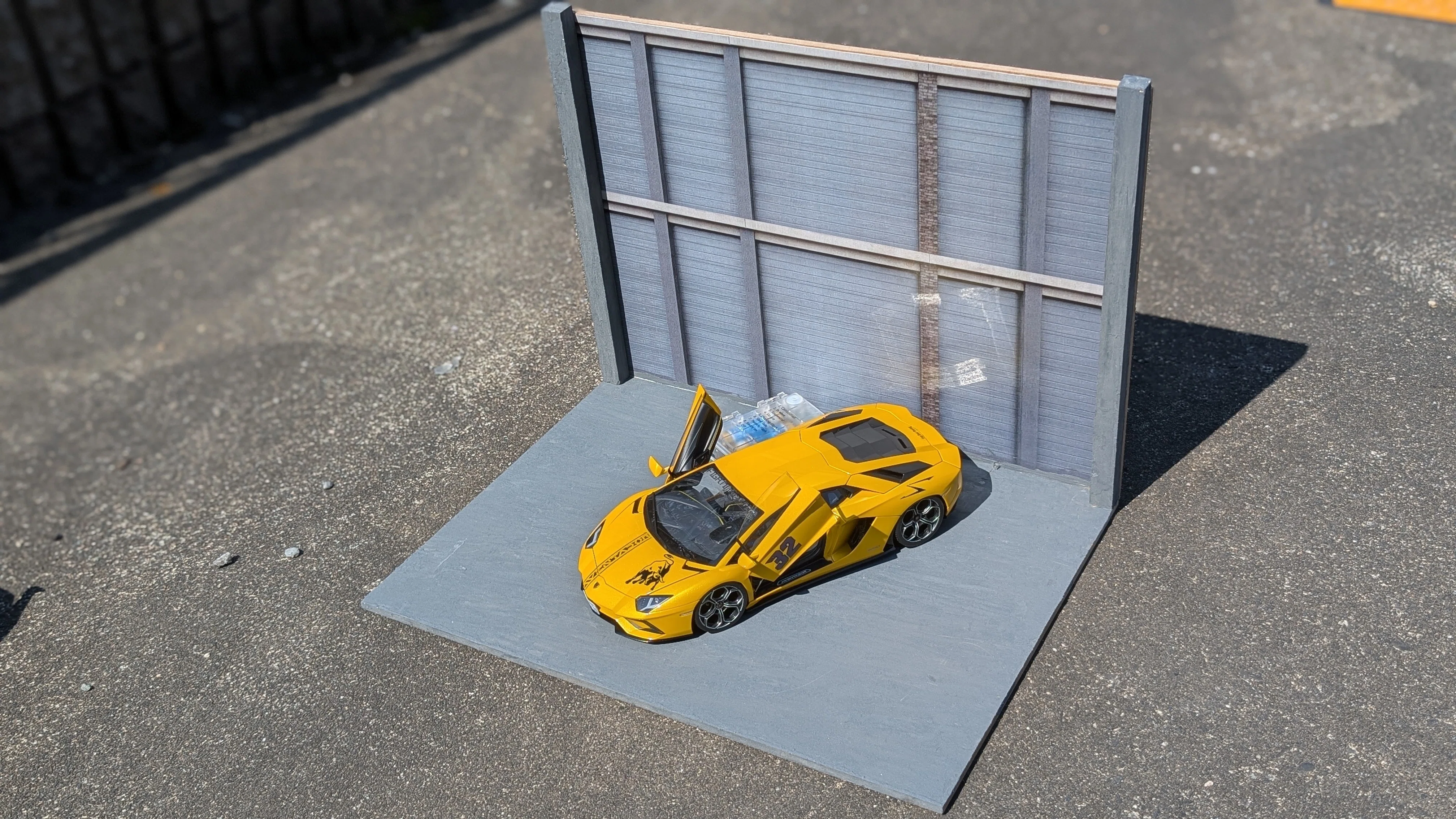 新商品開発】 1/18ミニカー用のジオラマ背景を制作｜Romaネコ (ローマネコ)