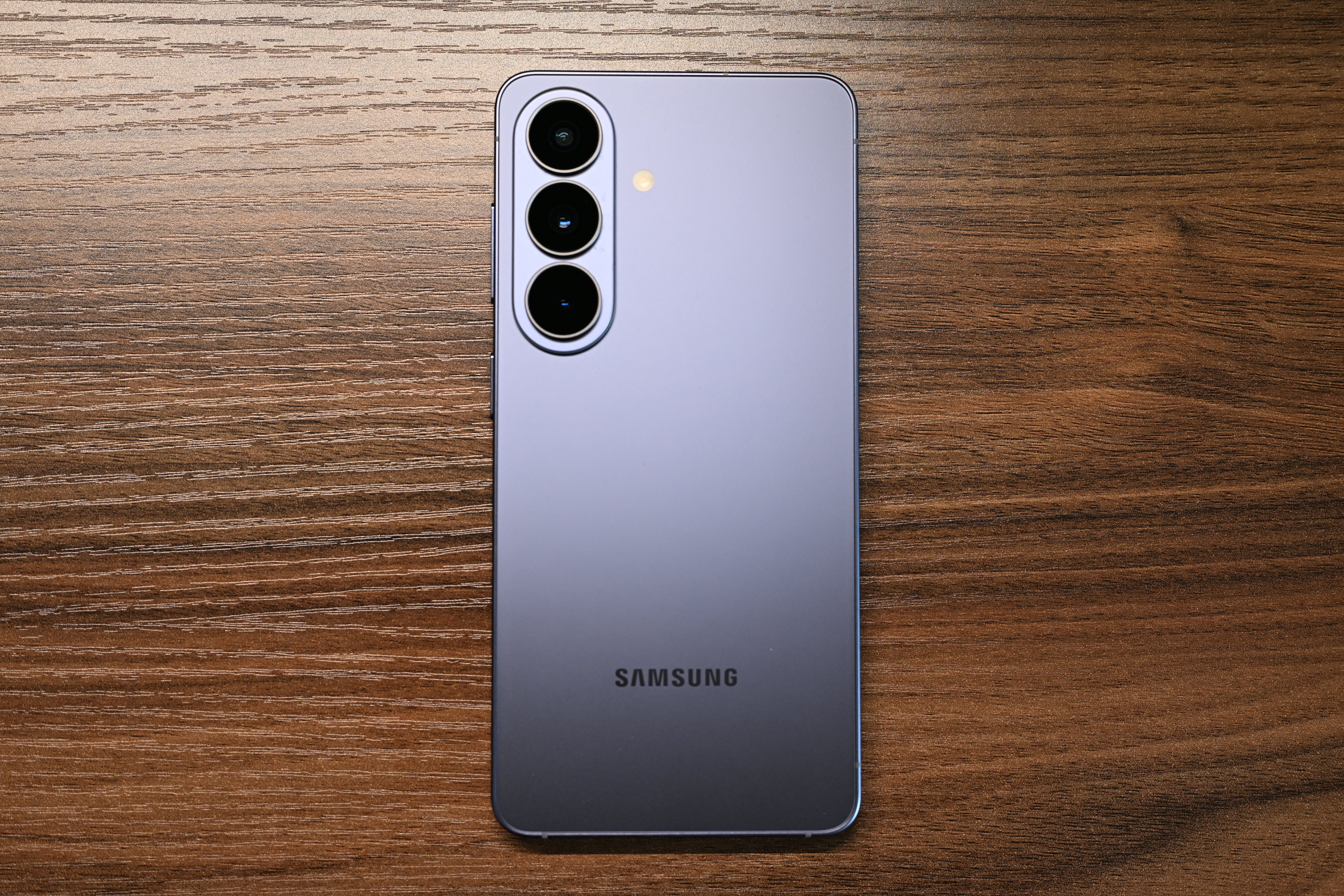 iPhone Galaxy まとめ Apple's foldable iPhone estimated specs against Samsung's just