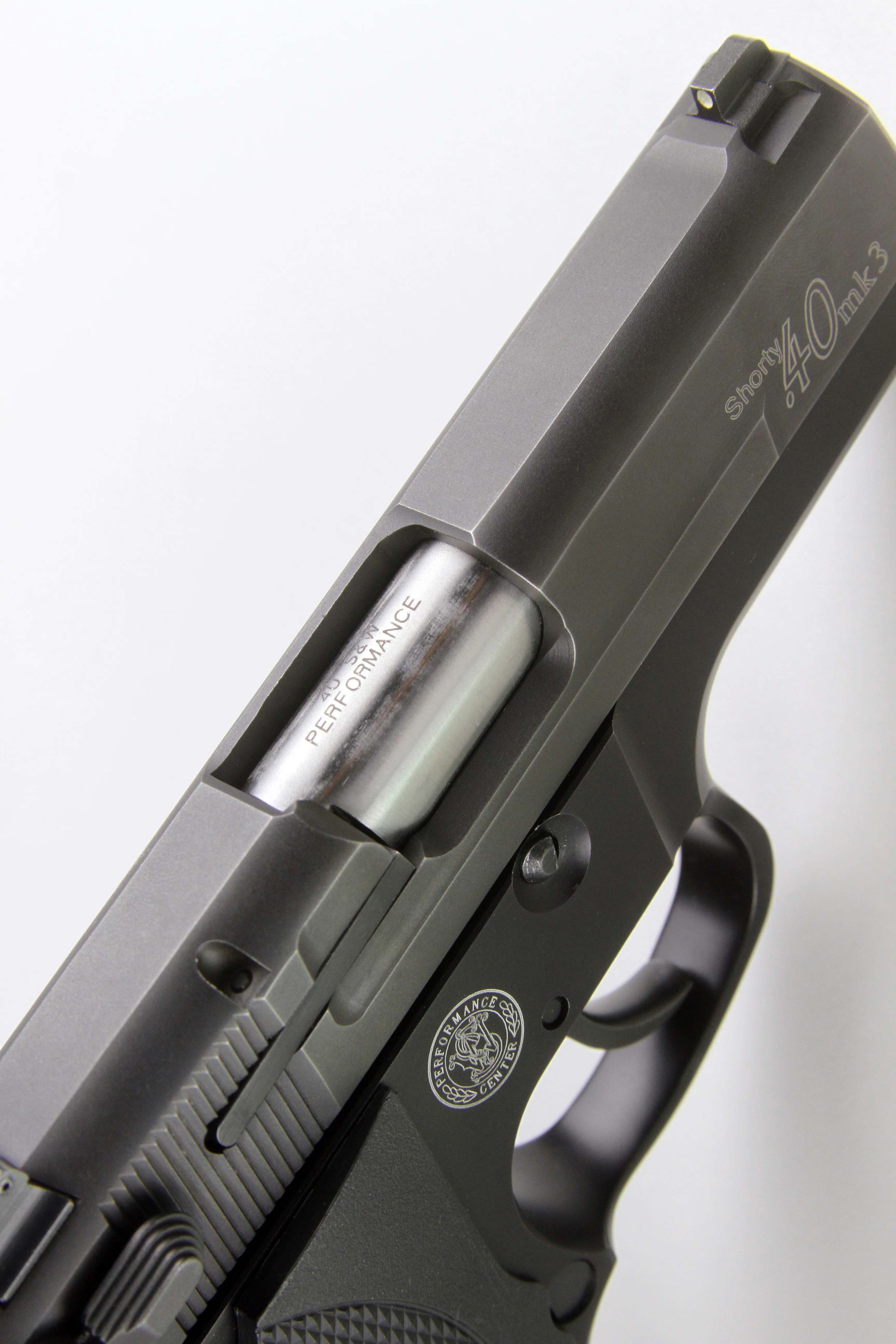 不可能」と言われた.40をコンパクトに詰めた限定銃。S&Wパフォーマンス