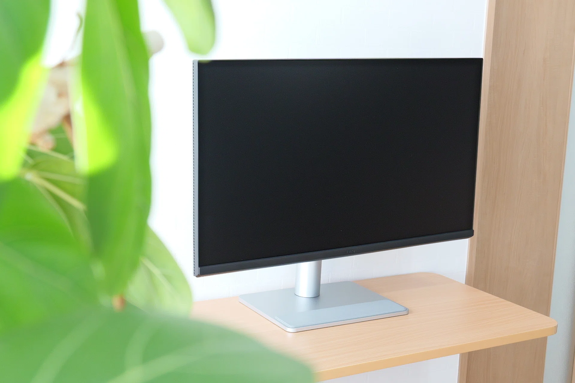 MacBookユーザーのための最適解。BenQ MA270Uを導入したら、作業の