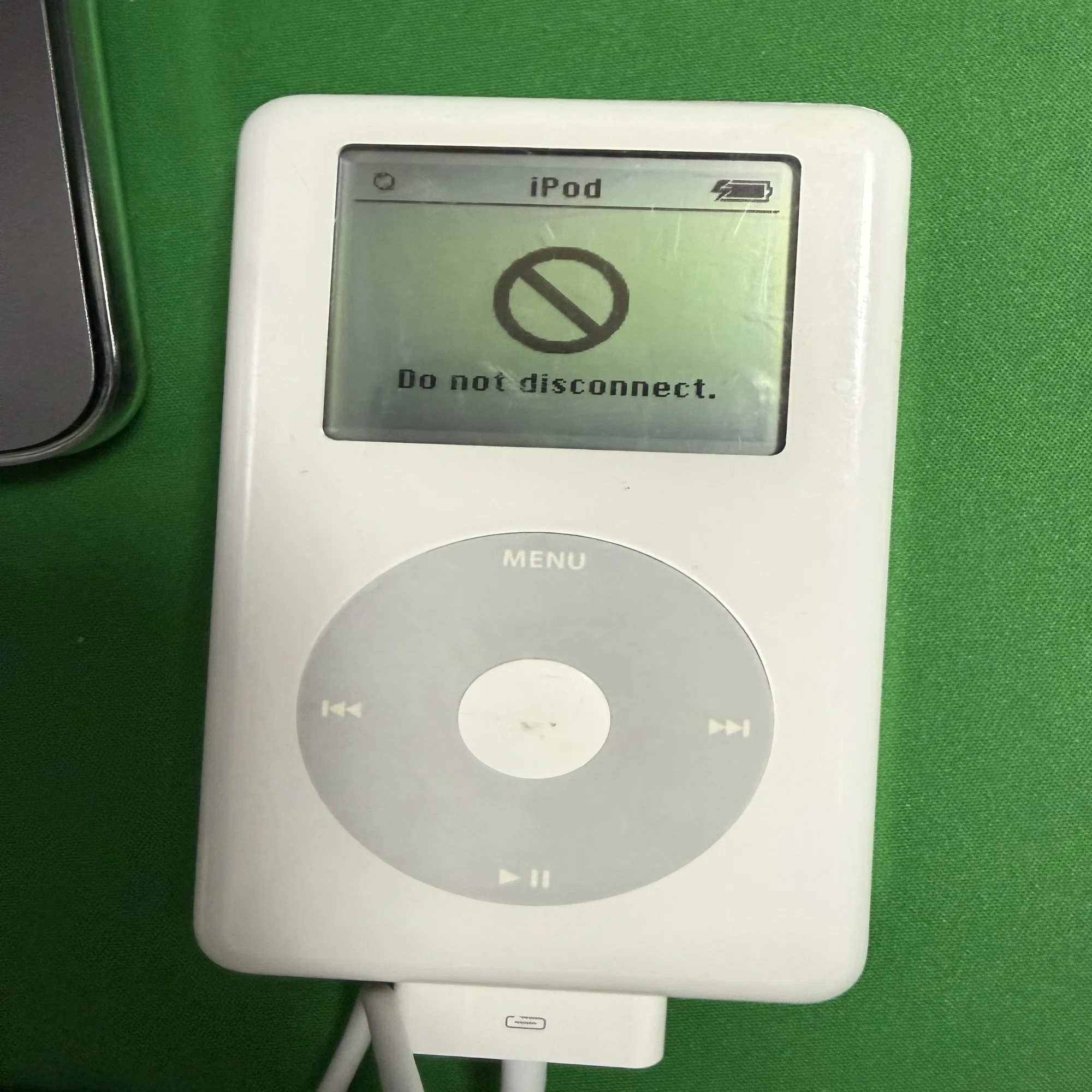 いにしえの iPod Classic 第4世代(A1059) レトロカワイイ? M4 MacBook 