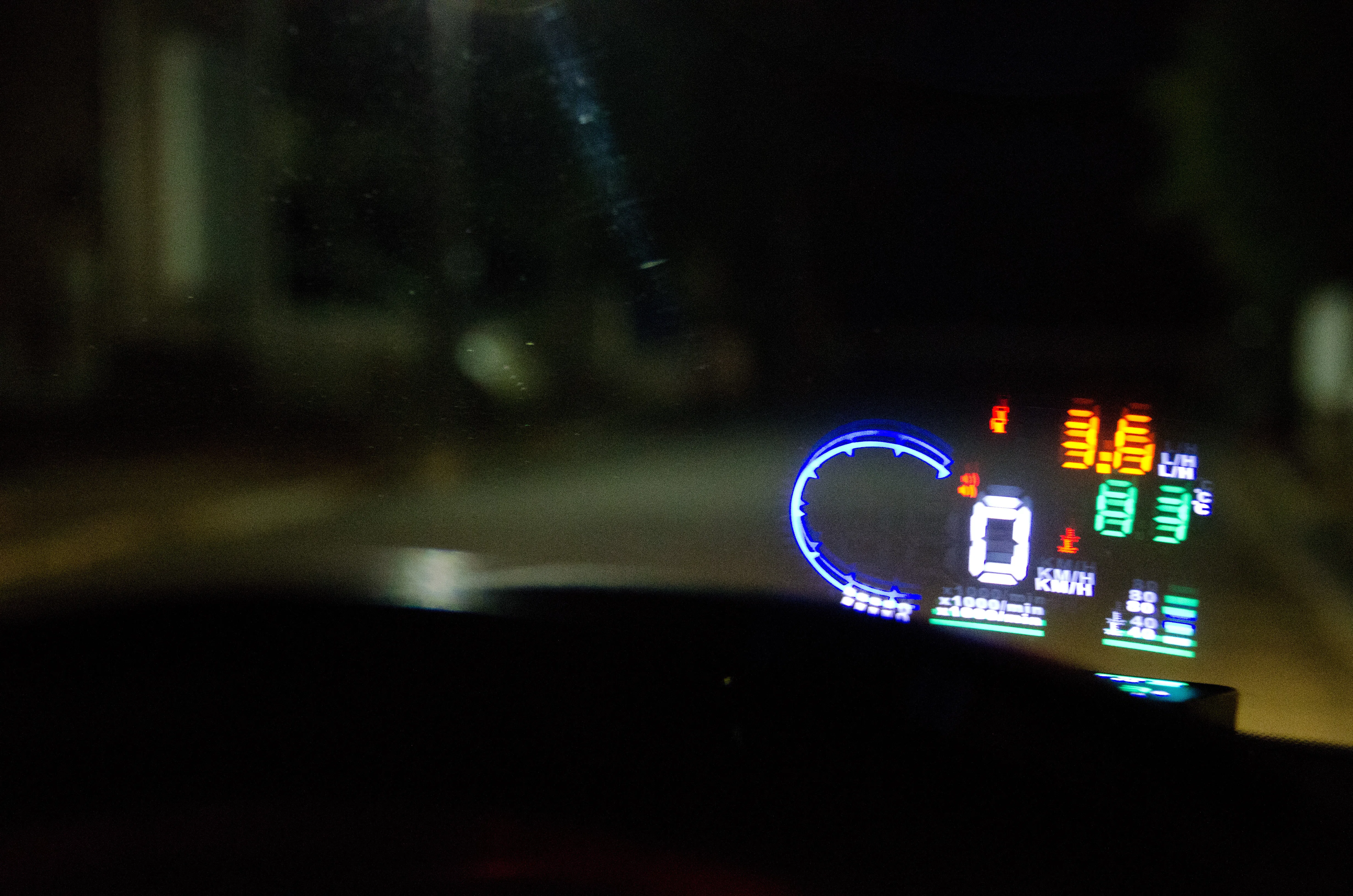 HUD-2023 ヘッドアップディスプレイ ワイヤレスCarPlay HUD-2020