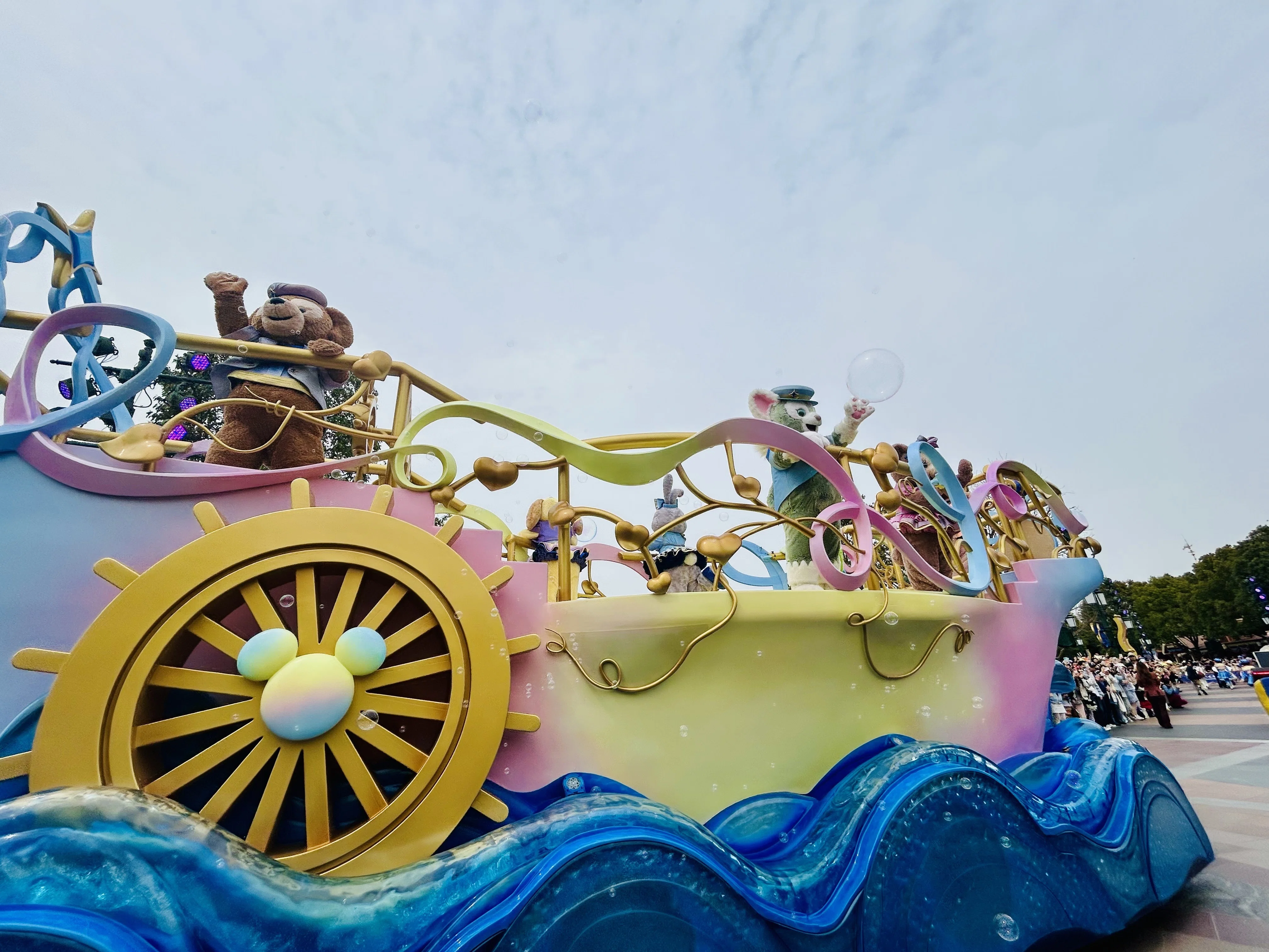 速報】上海ディズニー10周年開幕！初日イベントに潜入してみた｜安娜