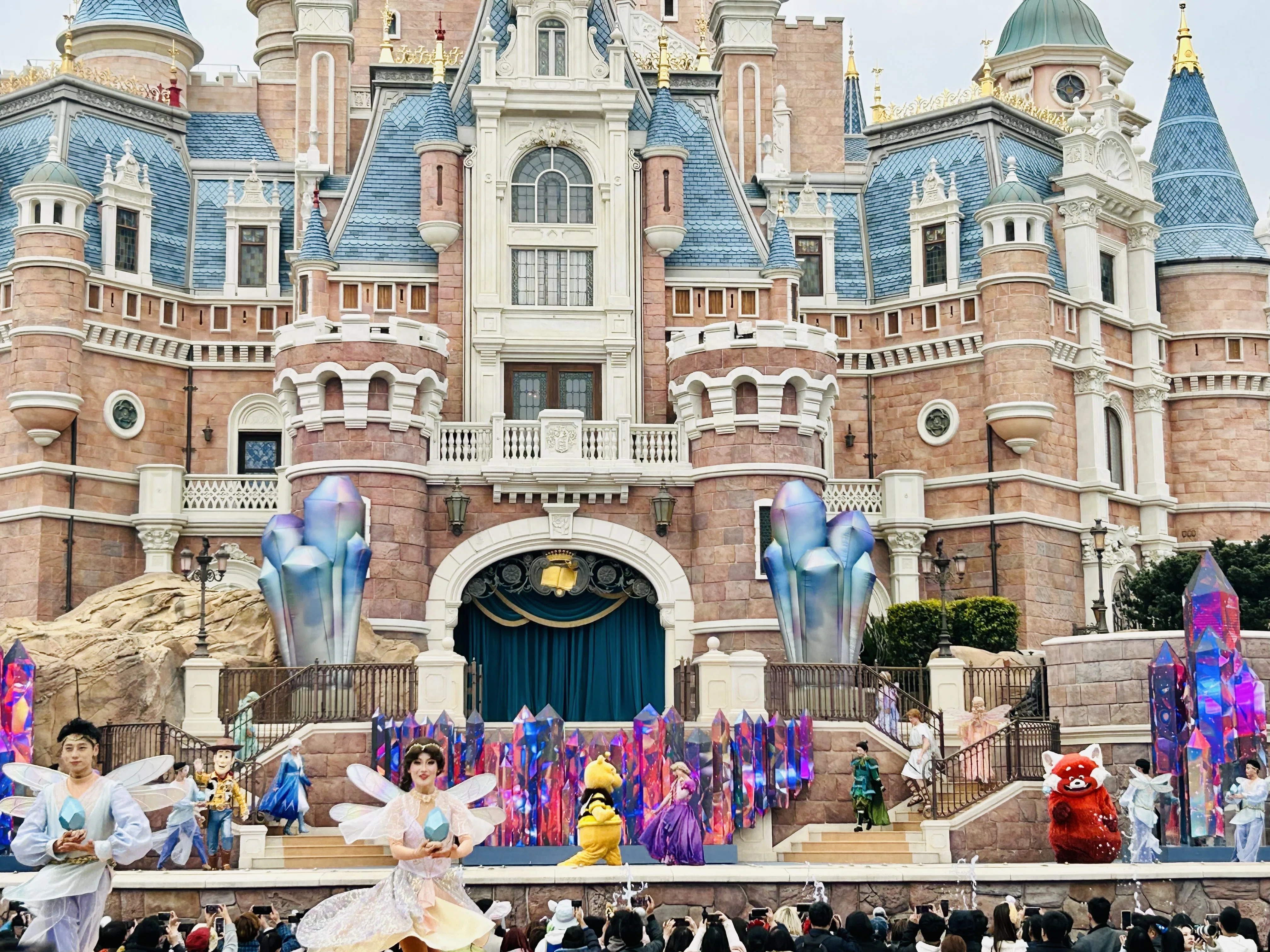 速報】上海ディズニー10周年開幕！初日イベントに潜入してみた｜安娜