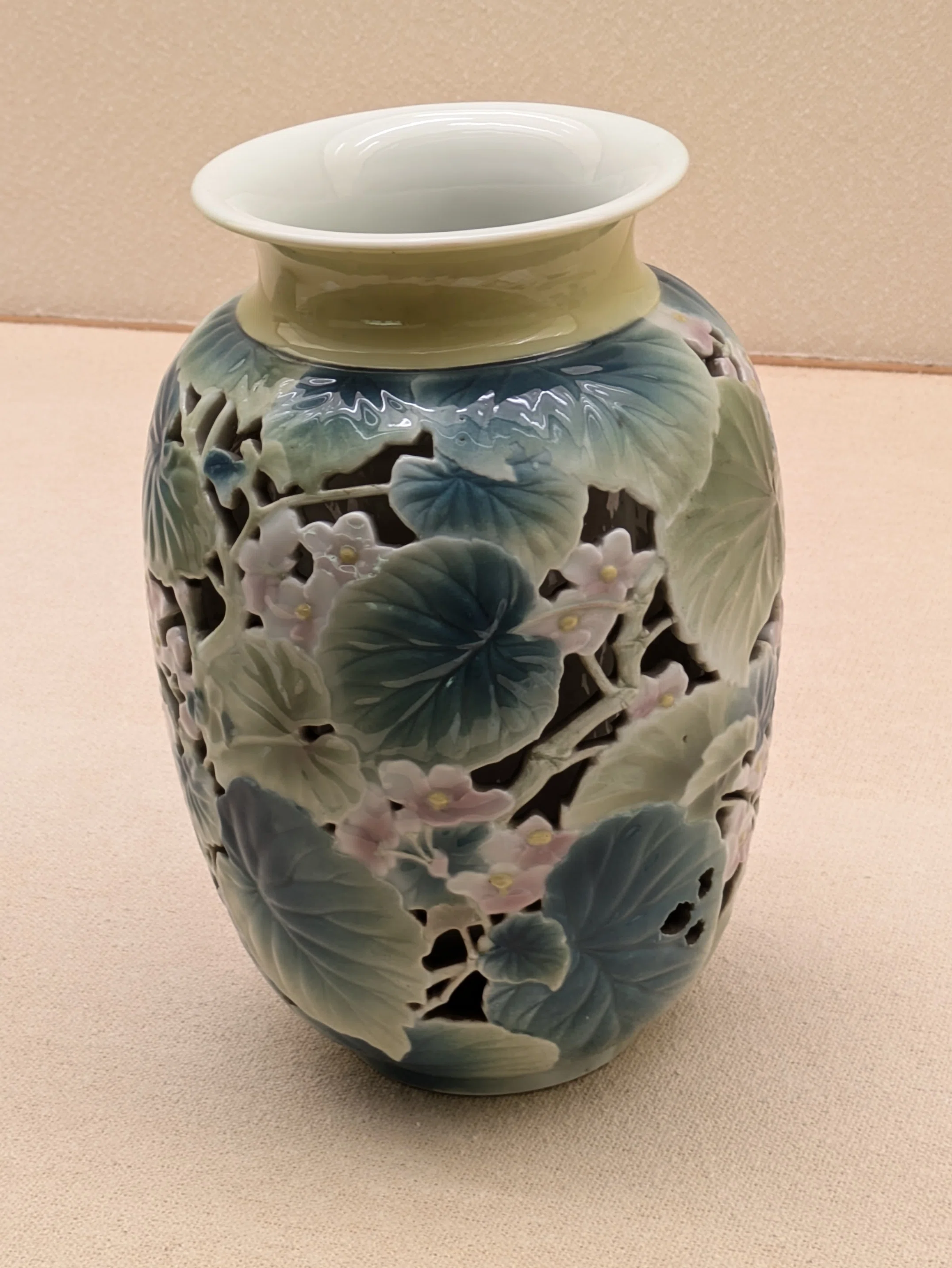 美濃・西浦焼　青花文 花瓶　多治見 美濃・西浦焼 青花文 花瓶 多治見 美濃・西浦焼 青花文 花瓶 多治見