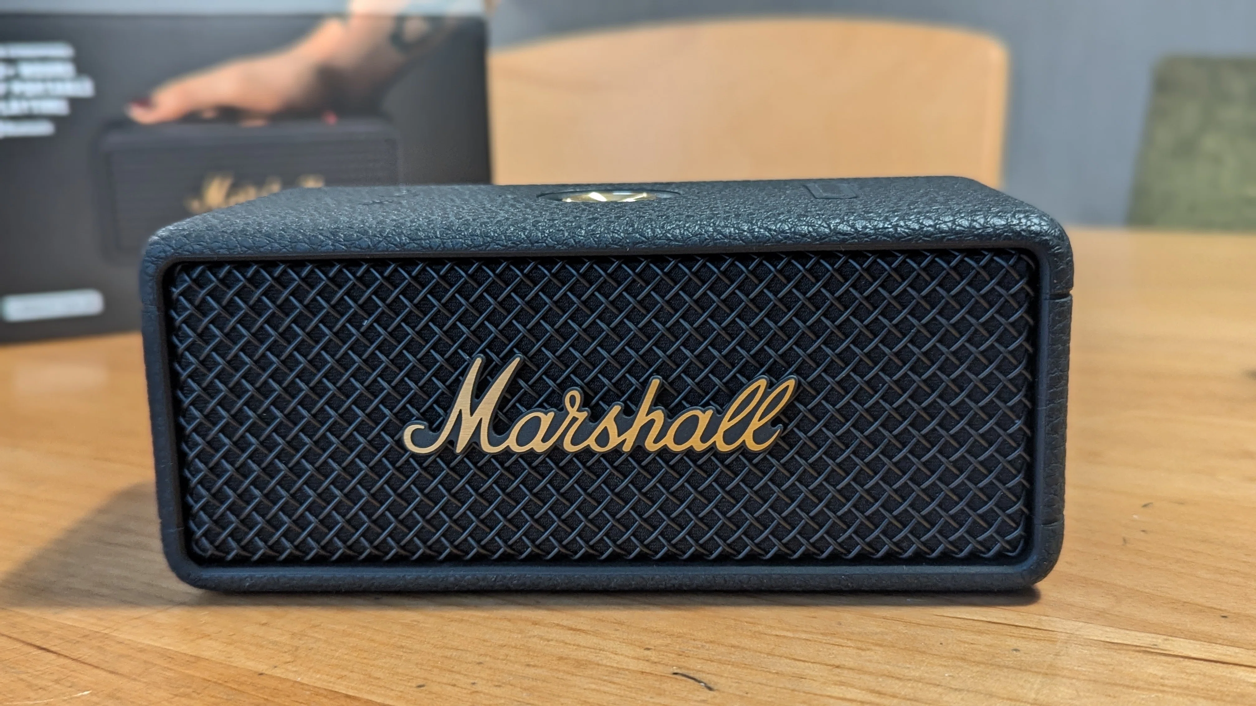 開拓道具紹介：スピーカー Marshall Emberton III｜週末開拓部