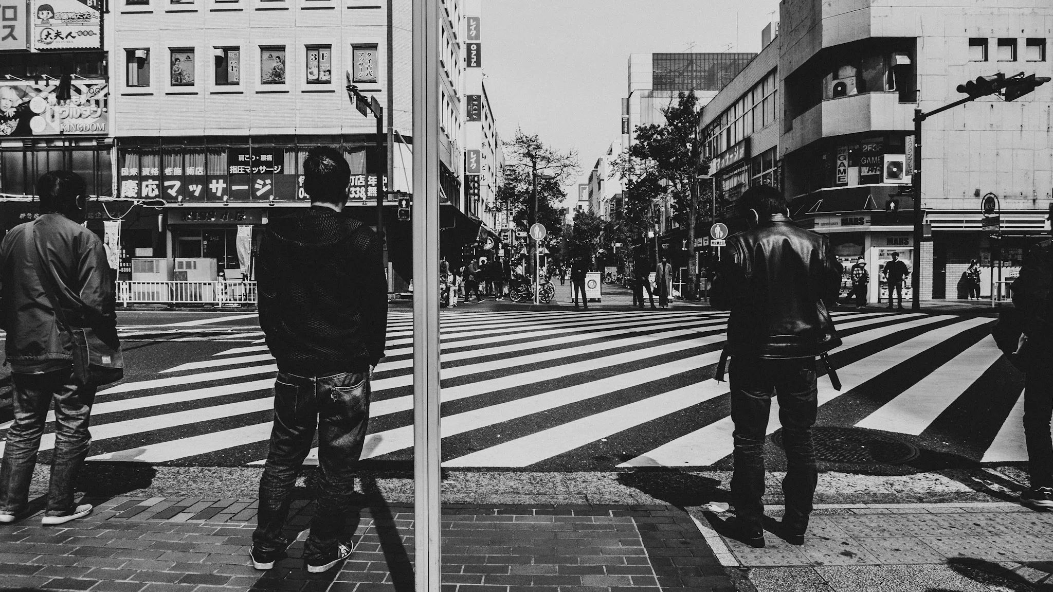 【Chimさん専用】マスター写真集 BLACK & WHITE ゼンブ・オブ・ヨコハマ』 LUMIX LX5 モノクロ写真編｜driftwood