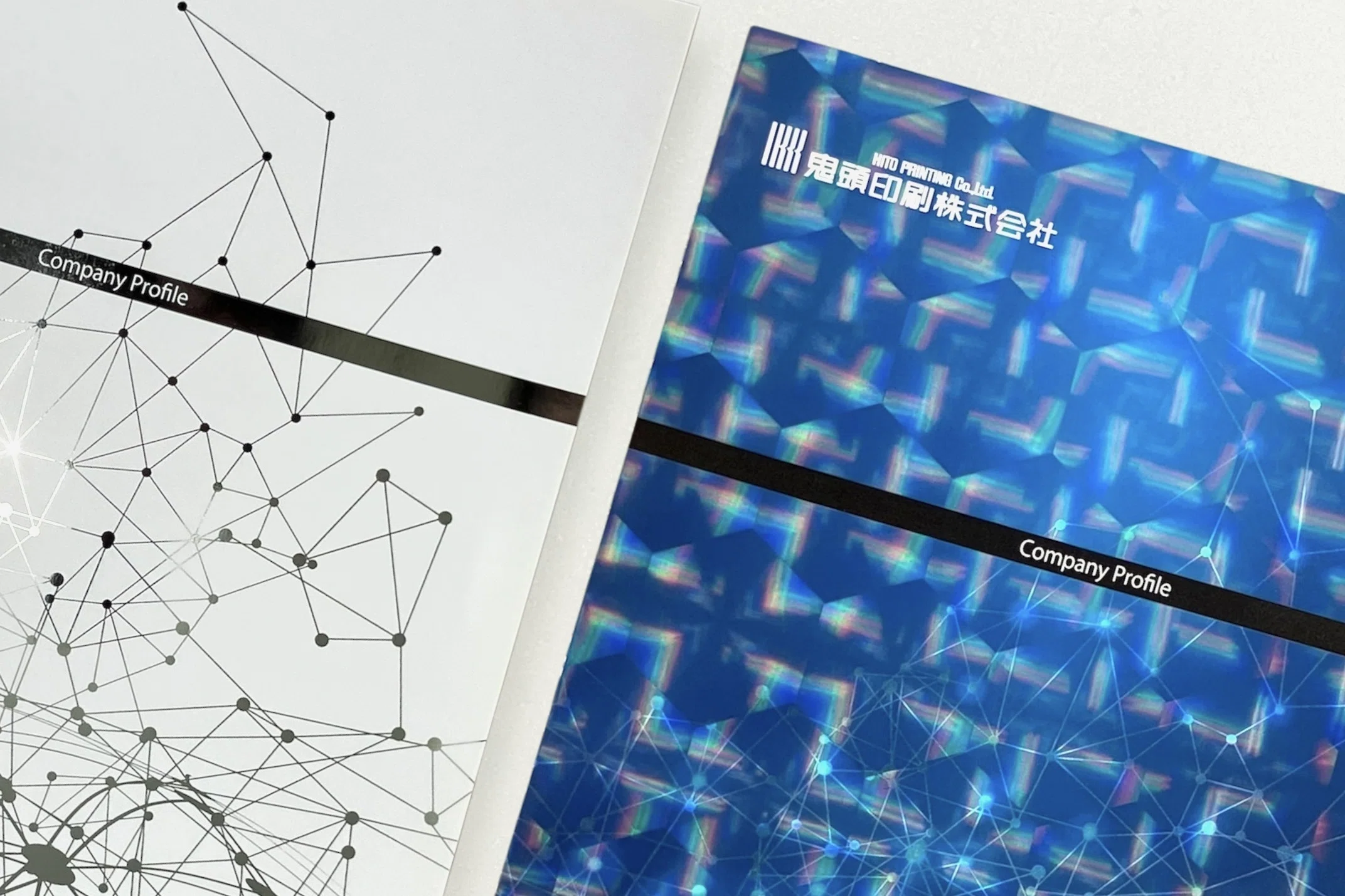 表紙×特殊印刷｜鬼頭印刷でできる表紙印刷のご紹介｜厚盛りニス｜箔