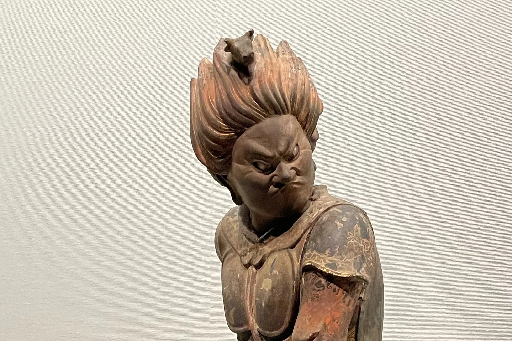 頭からひょっこり！干支をのせたカワイイ神様｜『たたかう仏像』静嘉堂