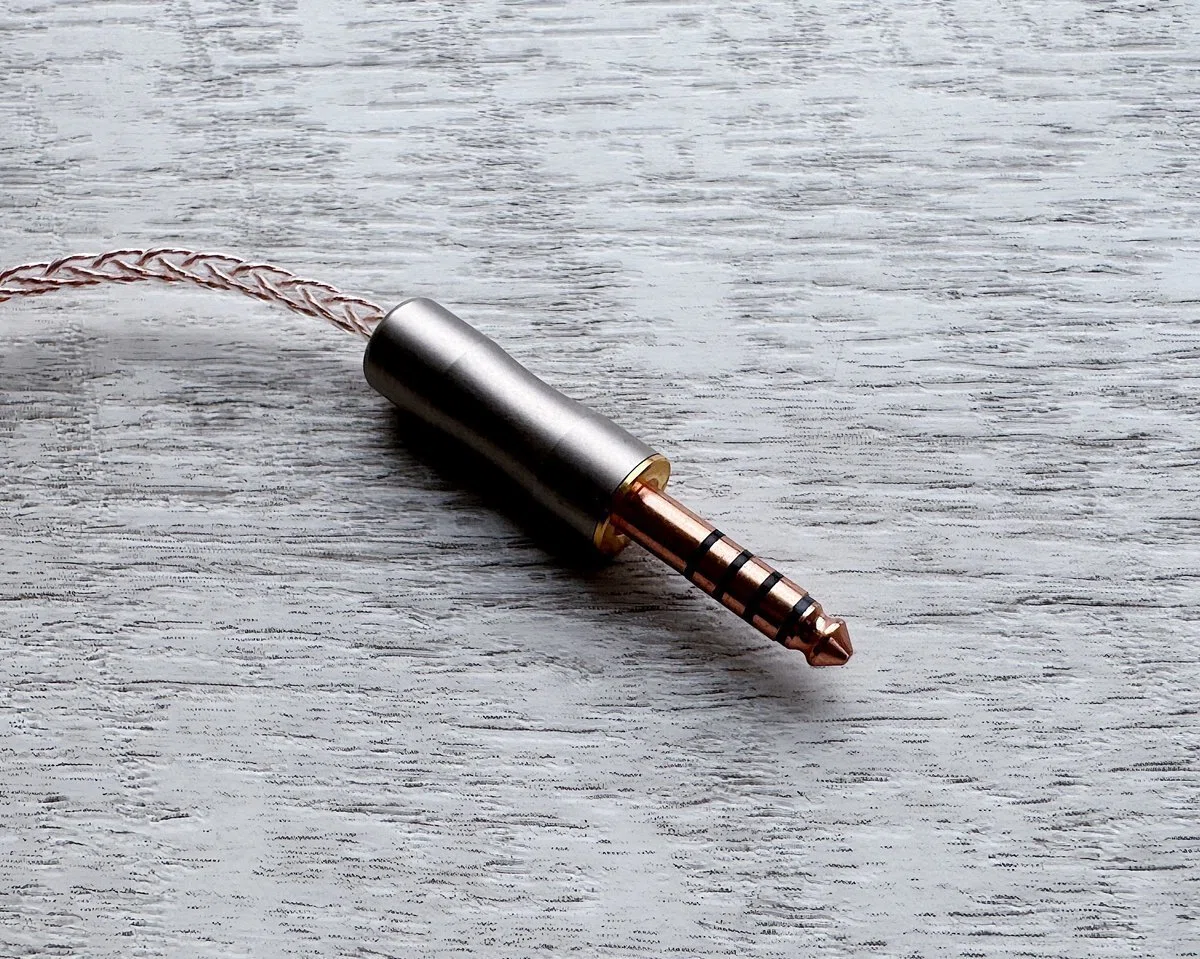 WAGNUS. × ESSENCE AUDIO 
