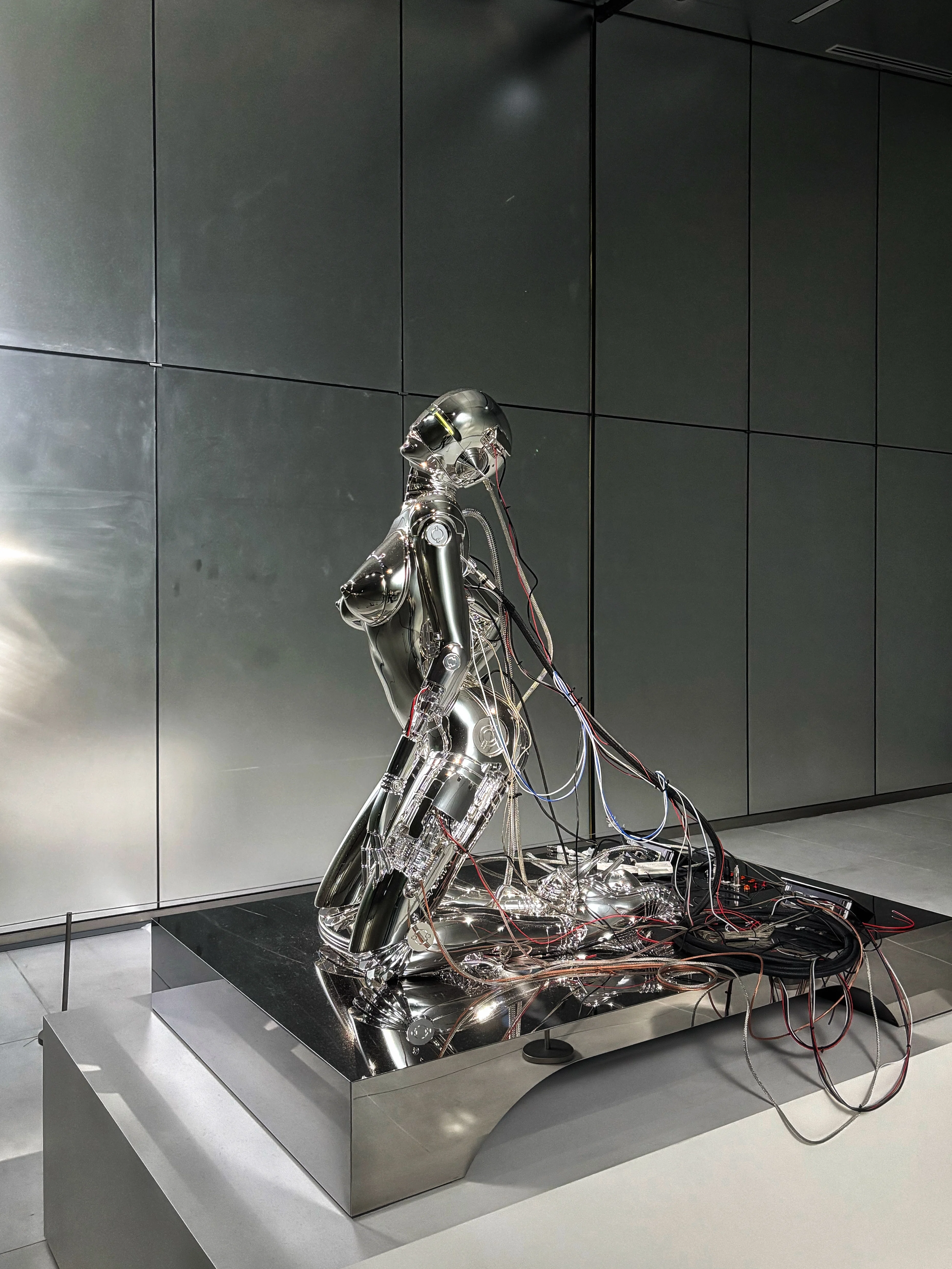 アート】あの頃の「未来」に会いに行く―攻殻機動隊展と空山基回顧展で