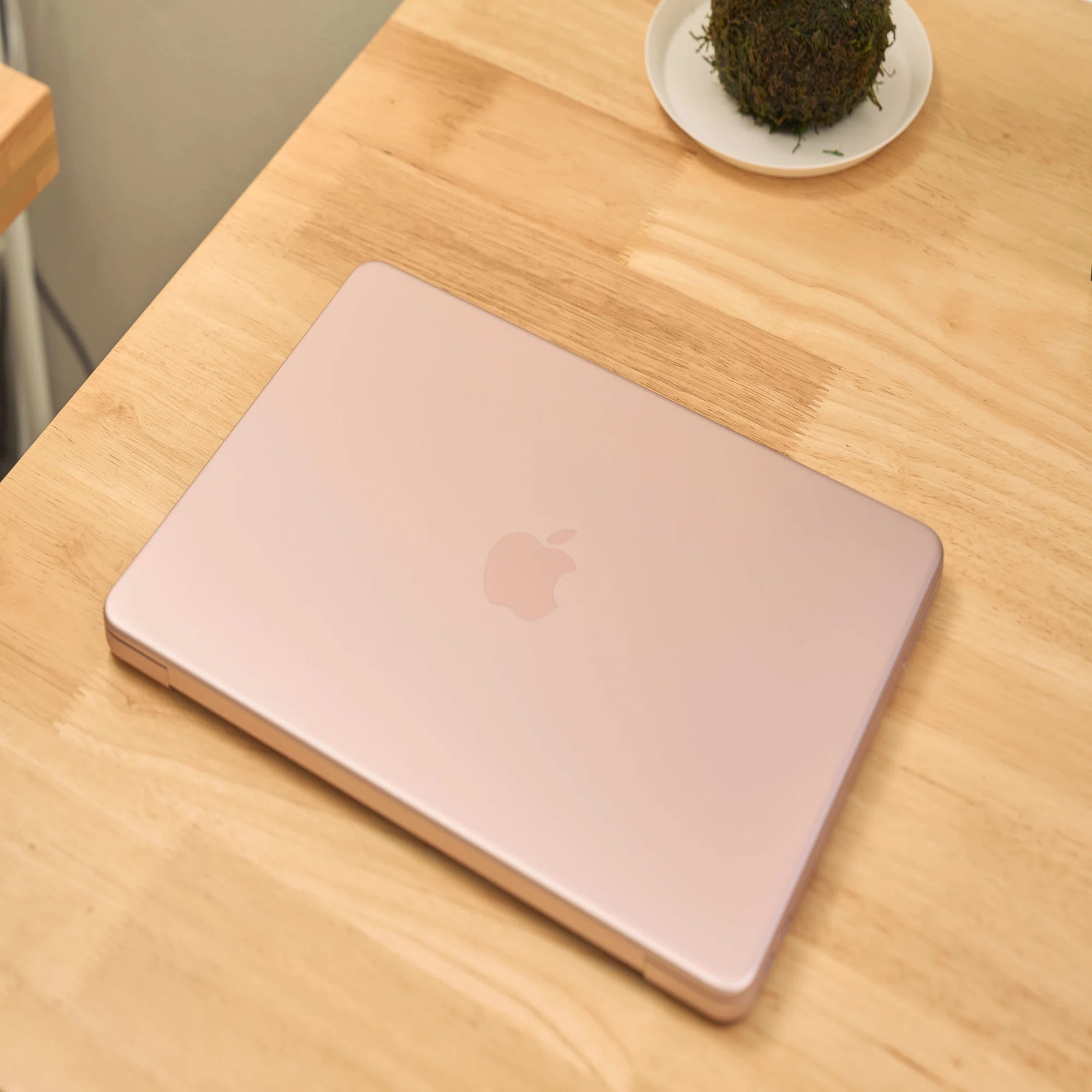 MacBook Neoを買ってみた | ¥99,800のサブMacが思った以上に使えた｜じゃが