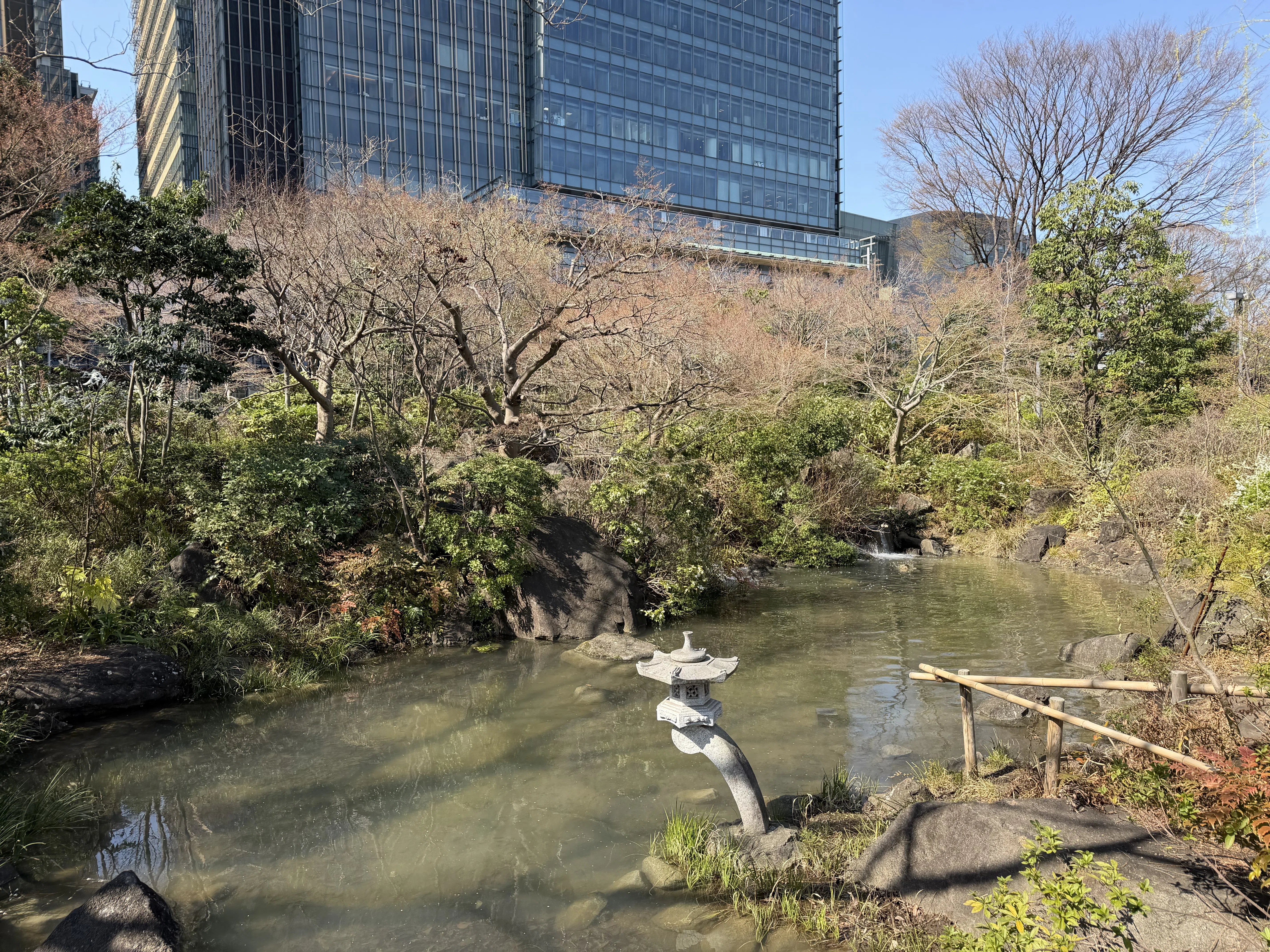 なぜ赤坂にはこれほど坂が多いのか。何層にも重なる都市の記憶を歩く