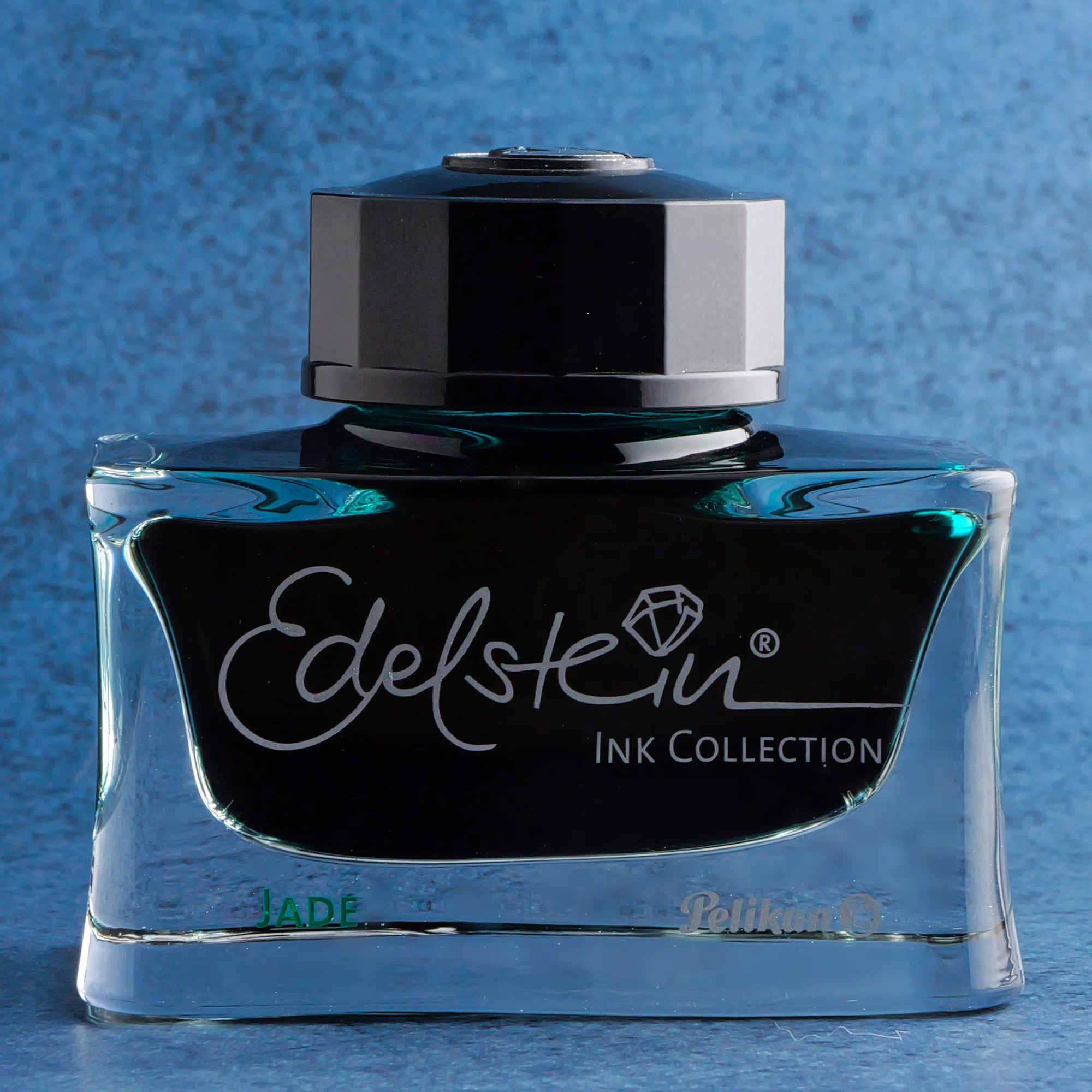 心を浄化する翡翠の色：Pelikan Edelstein Jade｜Hideo Takehara