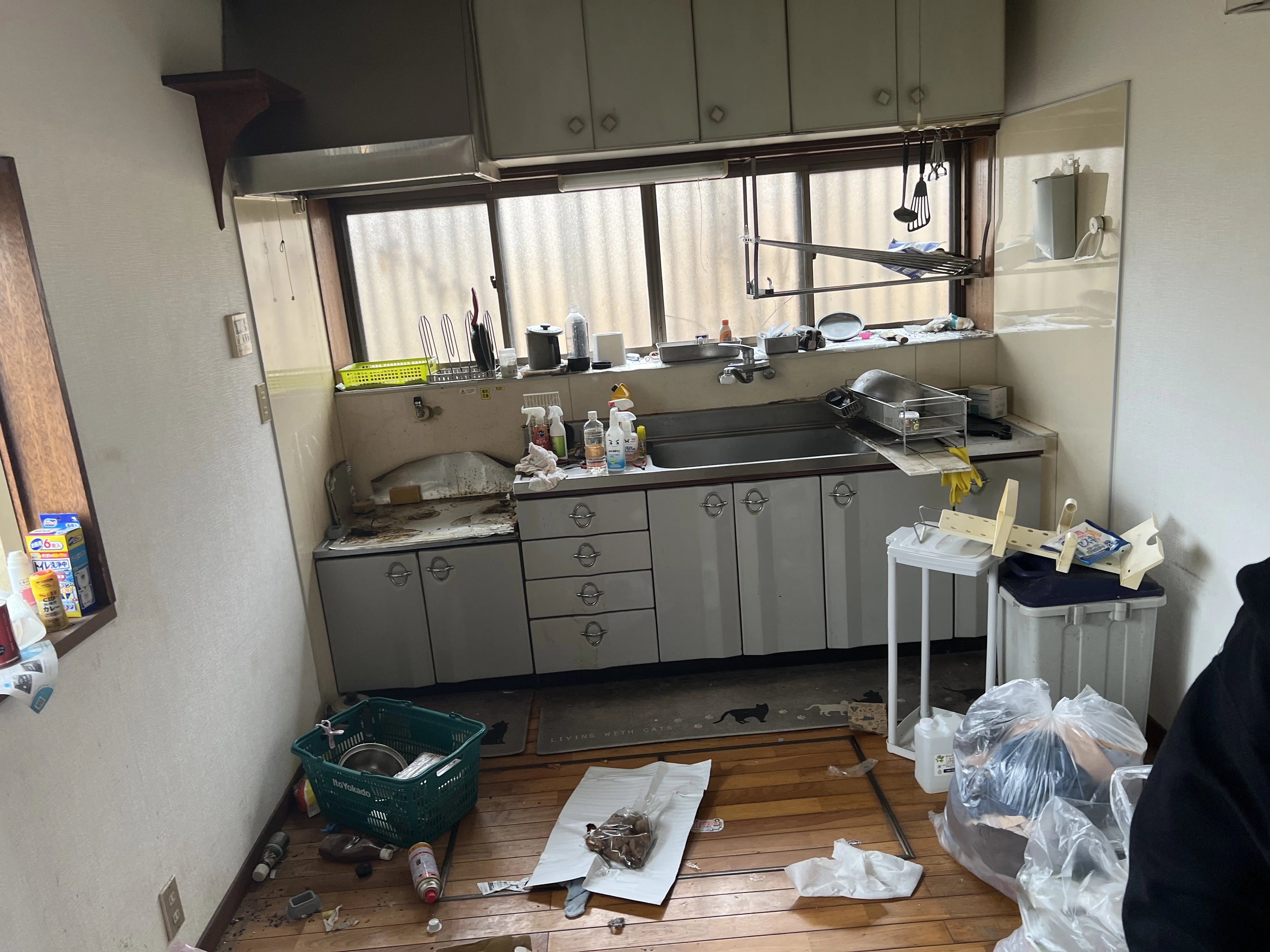 退去 小物まで写真にあるもの全て譲ります。 退去前日に5LDKのゴミ屋敷片付けを依頼された話｜限られた予算と時間で